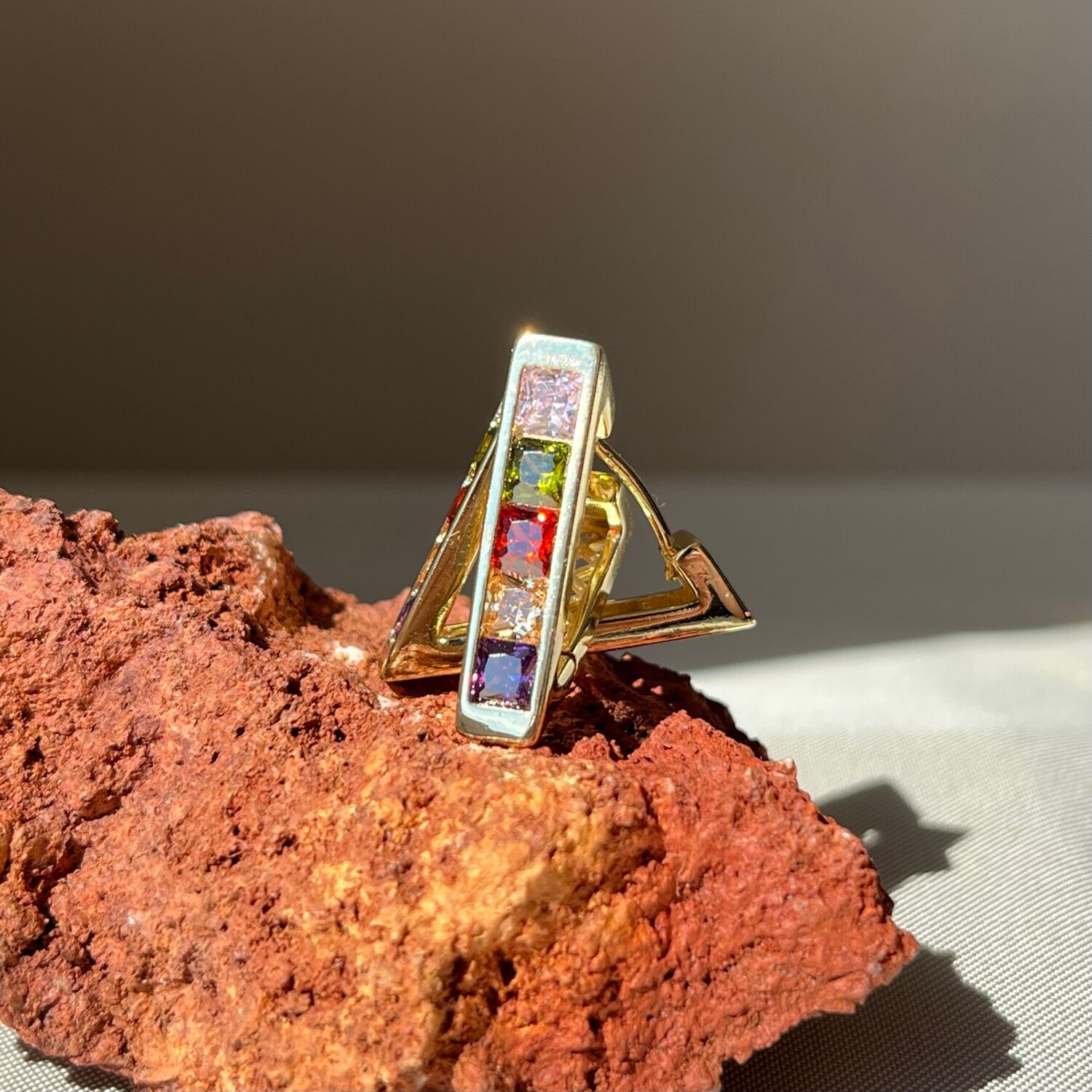 Baget pırlanta montür renkli taş xuping küpe