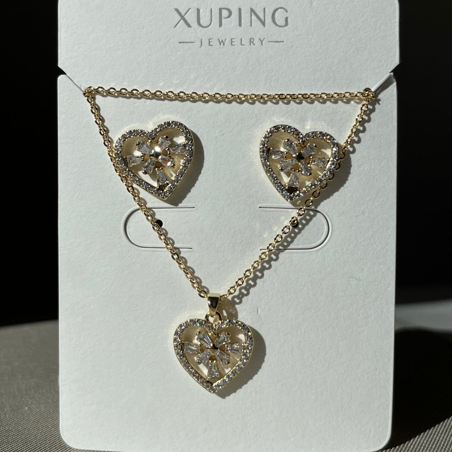 Pırlanta işçiliği kalp küpe kolye set