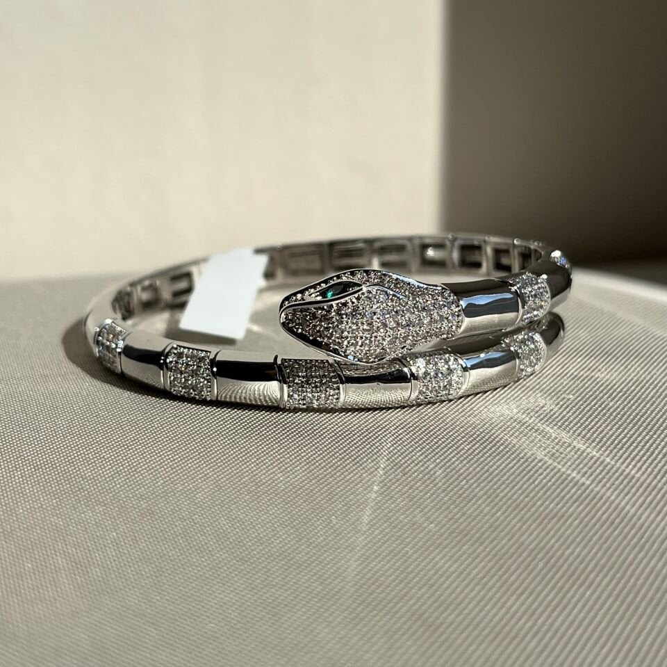 Pırlanta işçiliği zümrüt göz yılan figür kelepçe