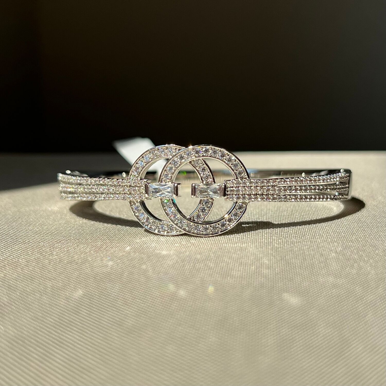 Baget pırlanta montür tasarım vıp kelepçe