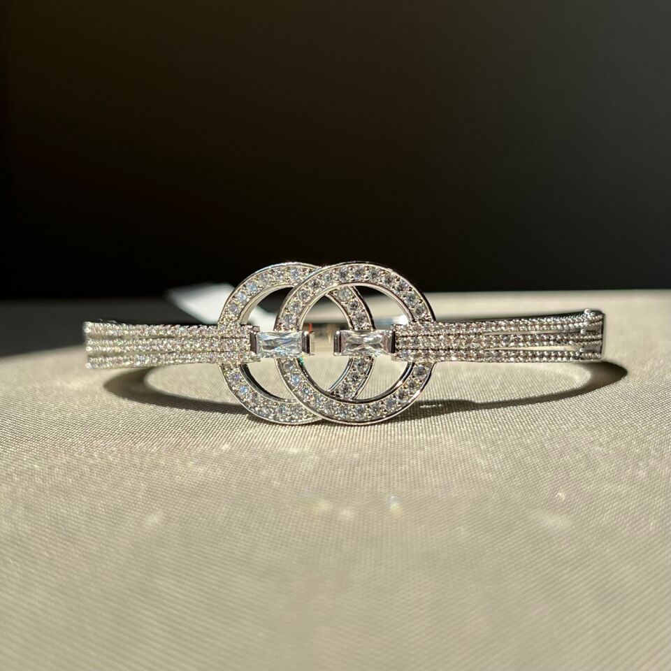 Baget pırlanta montür tasarım vıp kelepçe