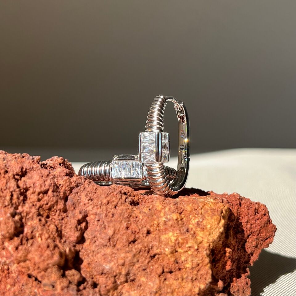 Baget pırlanta montür xuping küpe