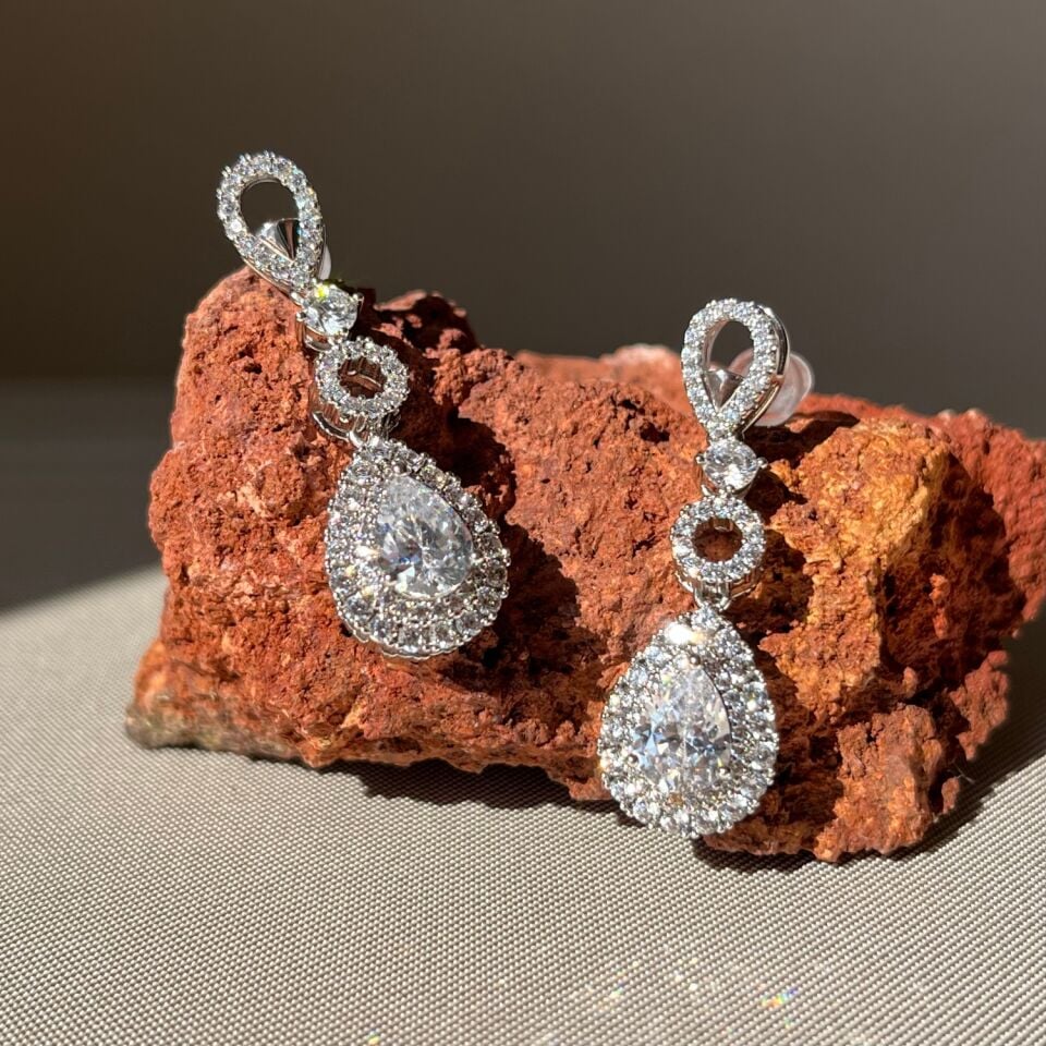 Damla pırlanta montür sallantılı xuping küpe