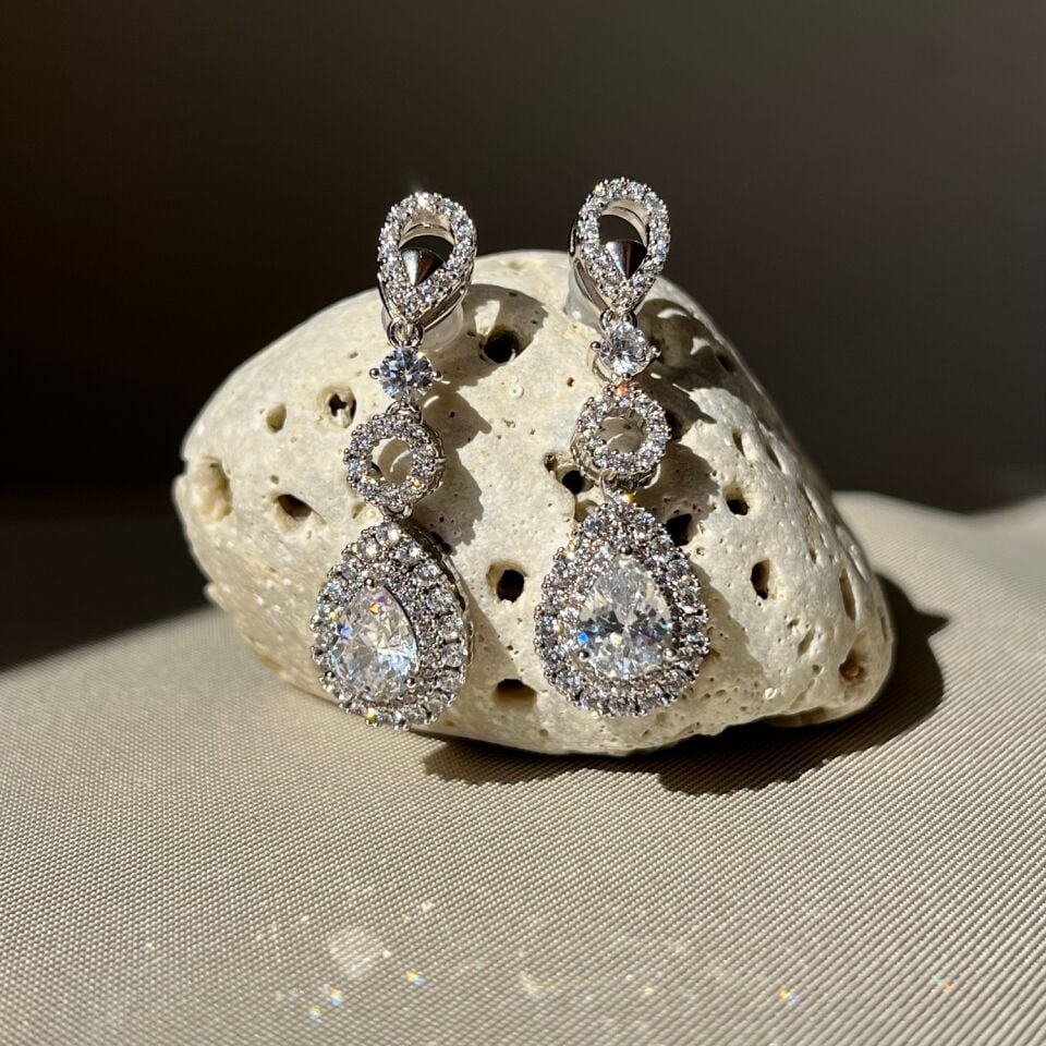 Damla pırlanta montür sallantılı xuping küpe