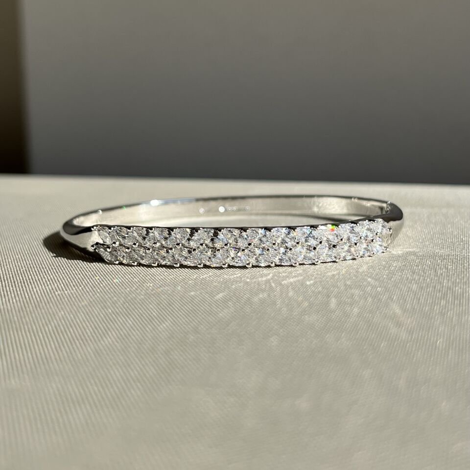 Oval pırlanta montür xuping kelepçe