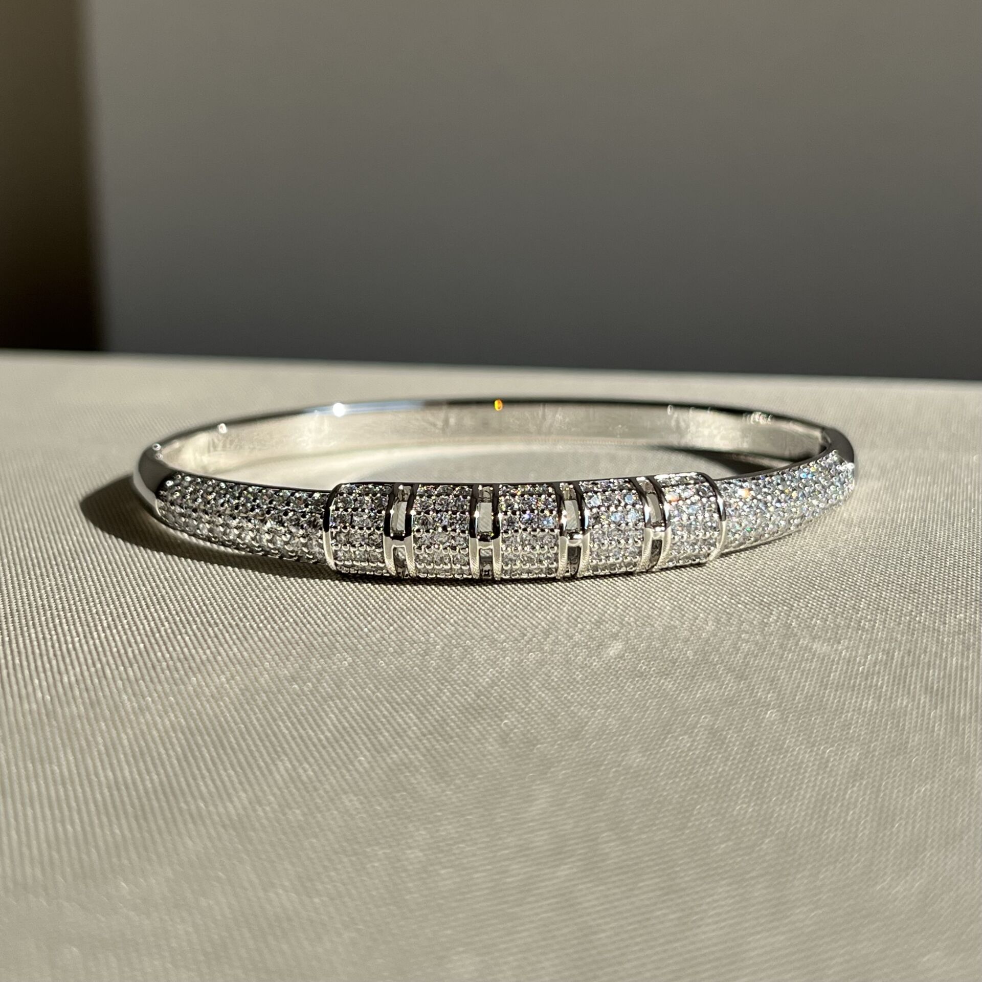 Pırlanta işçiliği xuping kelepçe (5,7inç)