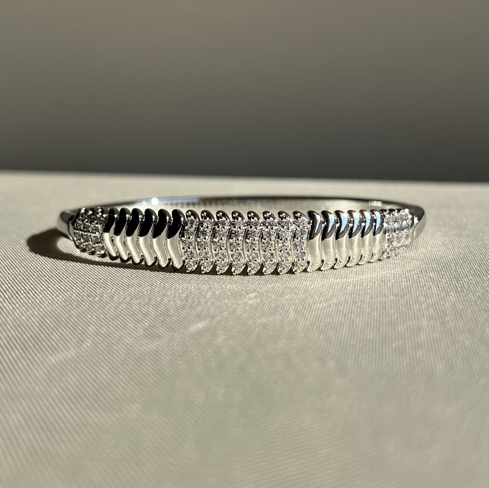 Pırlanta montür balık sırtı xuping kelepçe