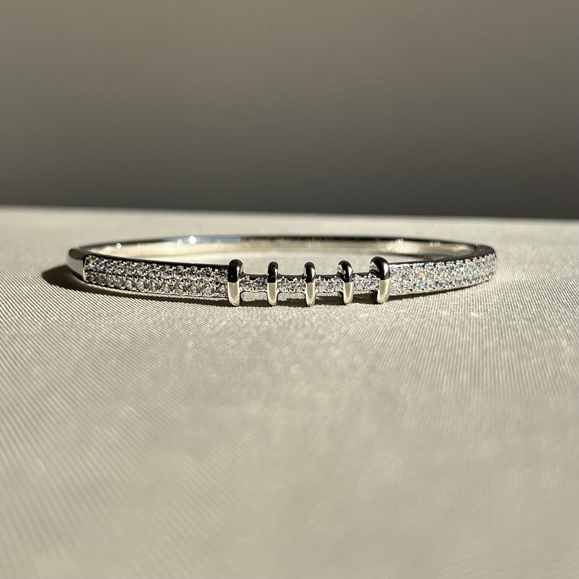 Pırlanta işçiliği xuping kelepçe