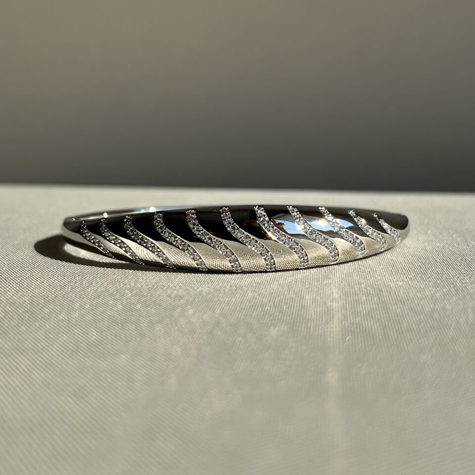 Pırlanta işçiliği xuping kelepçe