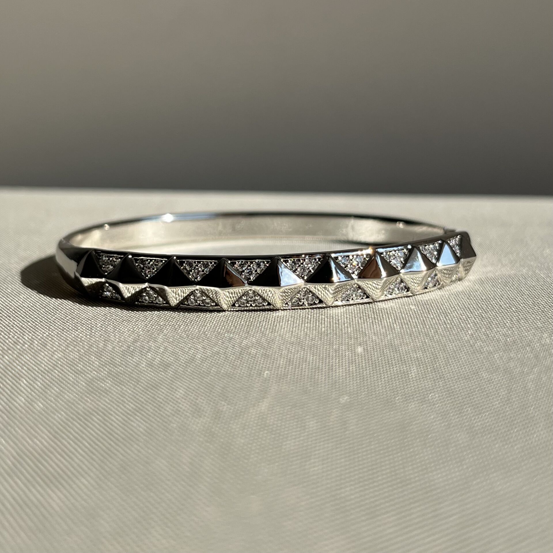 Pırlanta işçiliği xuping kelepçe