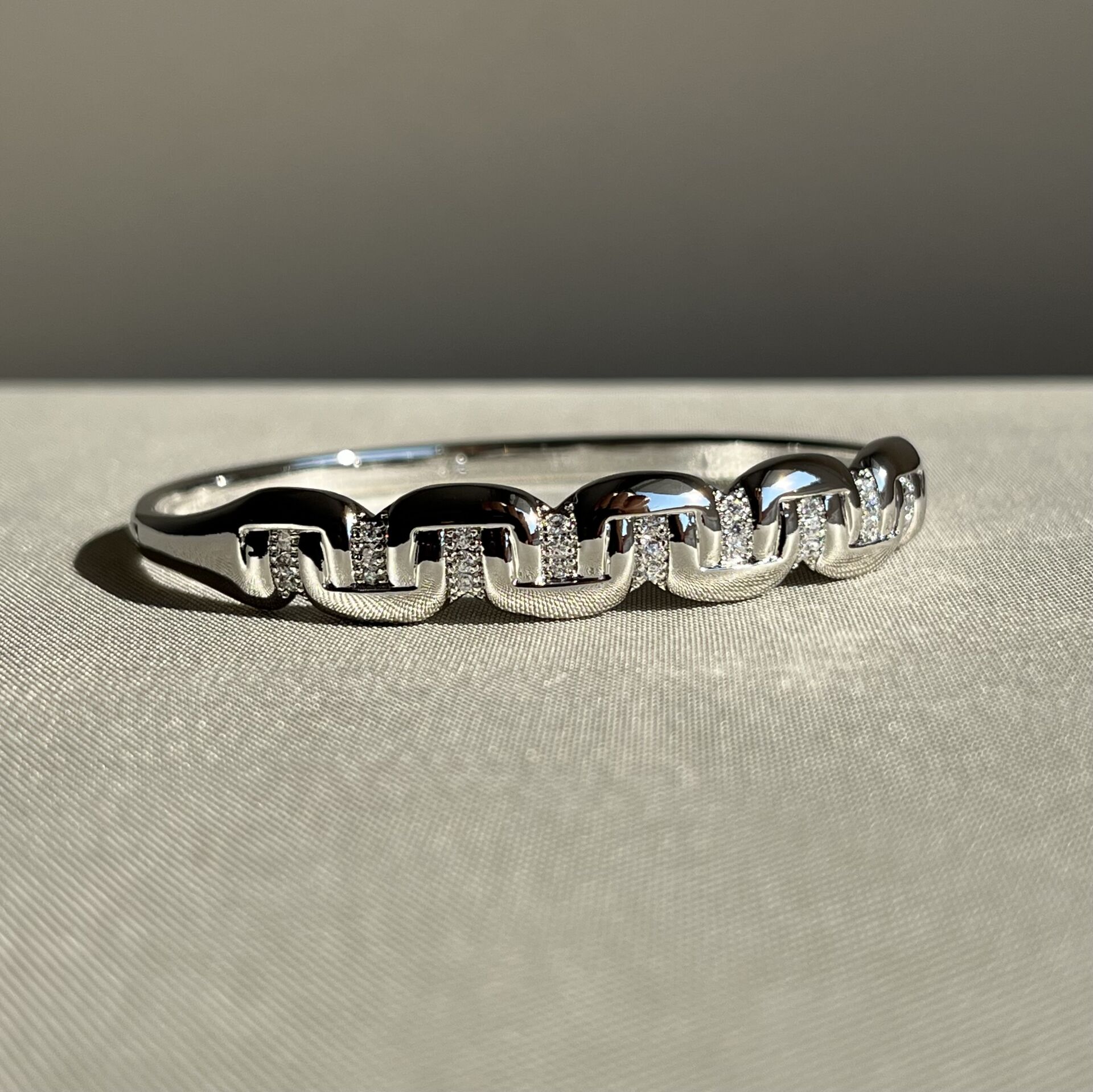 Pırlanta işçiliği xuping kelepçe