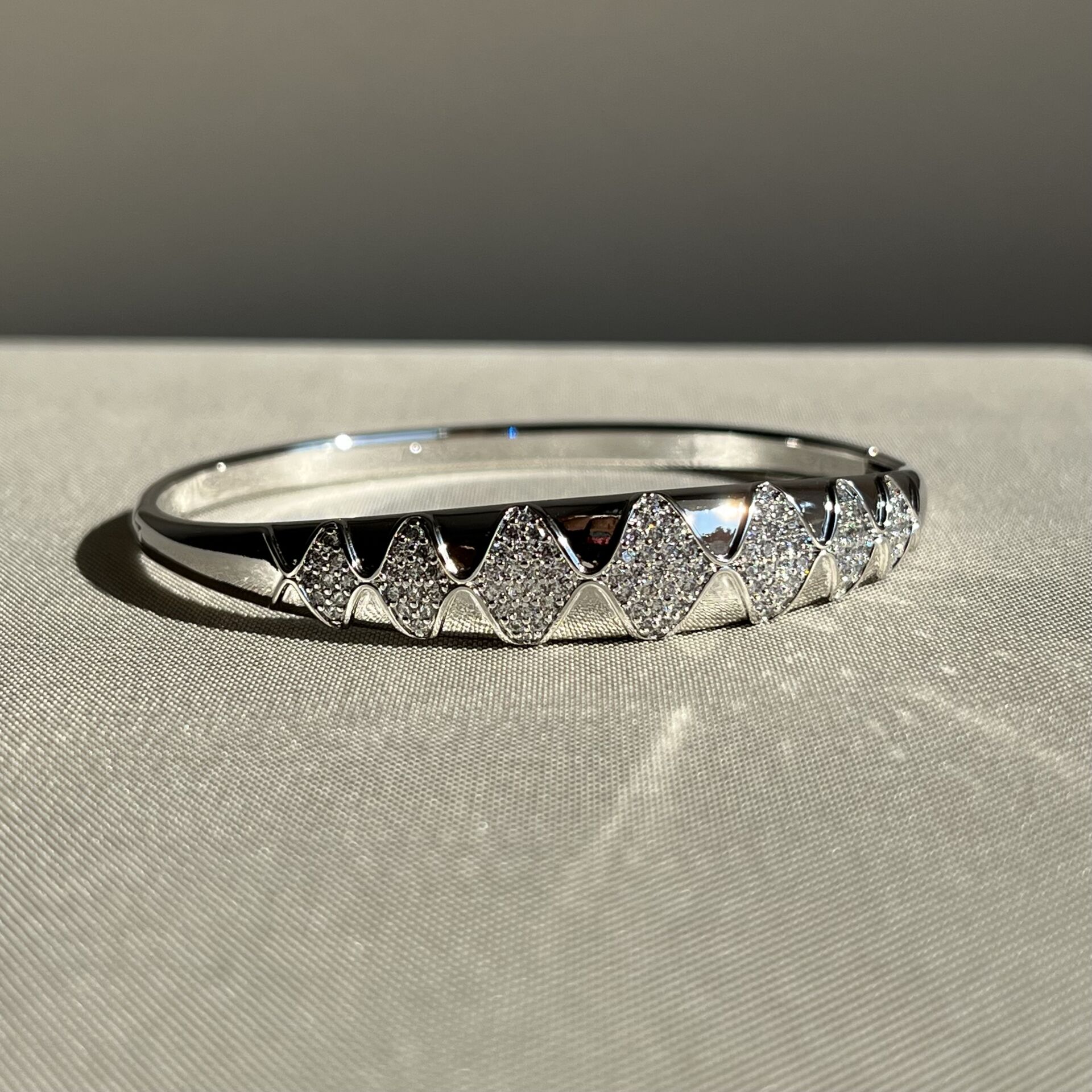 Pırlanta işçiliği xuping kelepçe