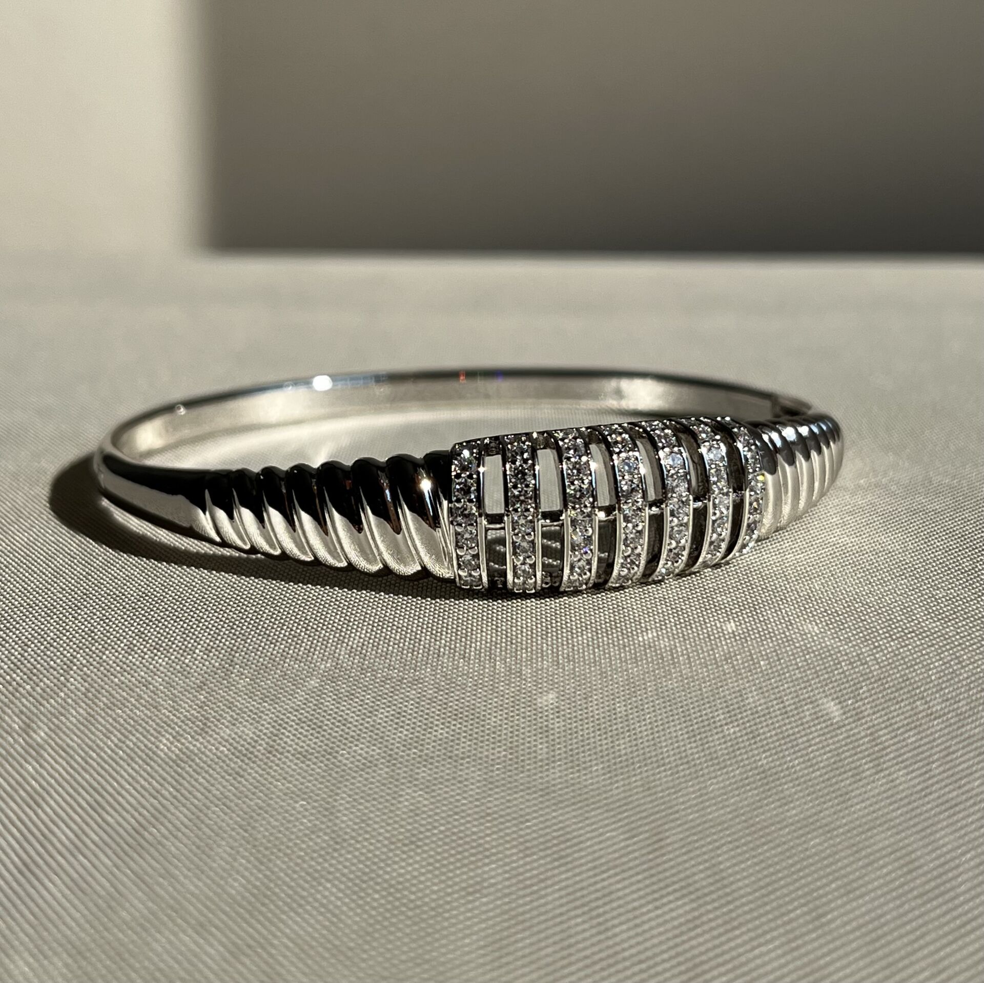 Pırlanta işçiliği xuping kelepçe