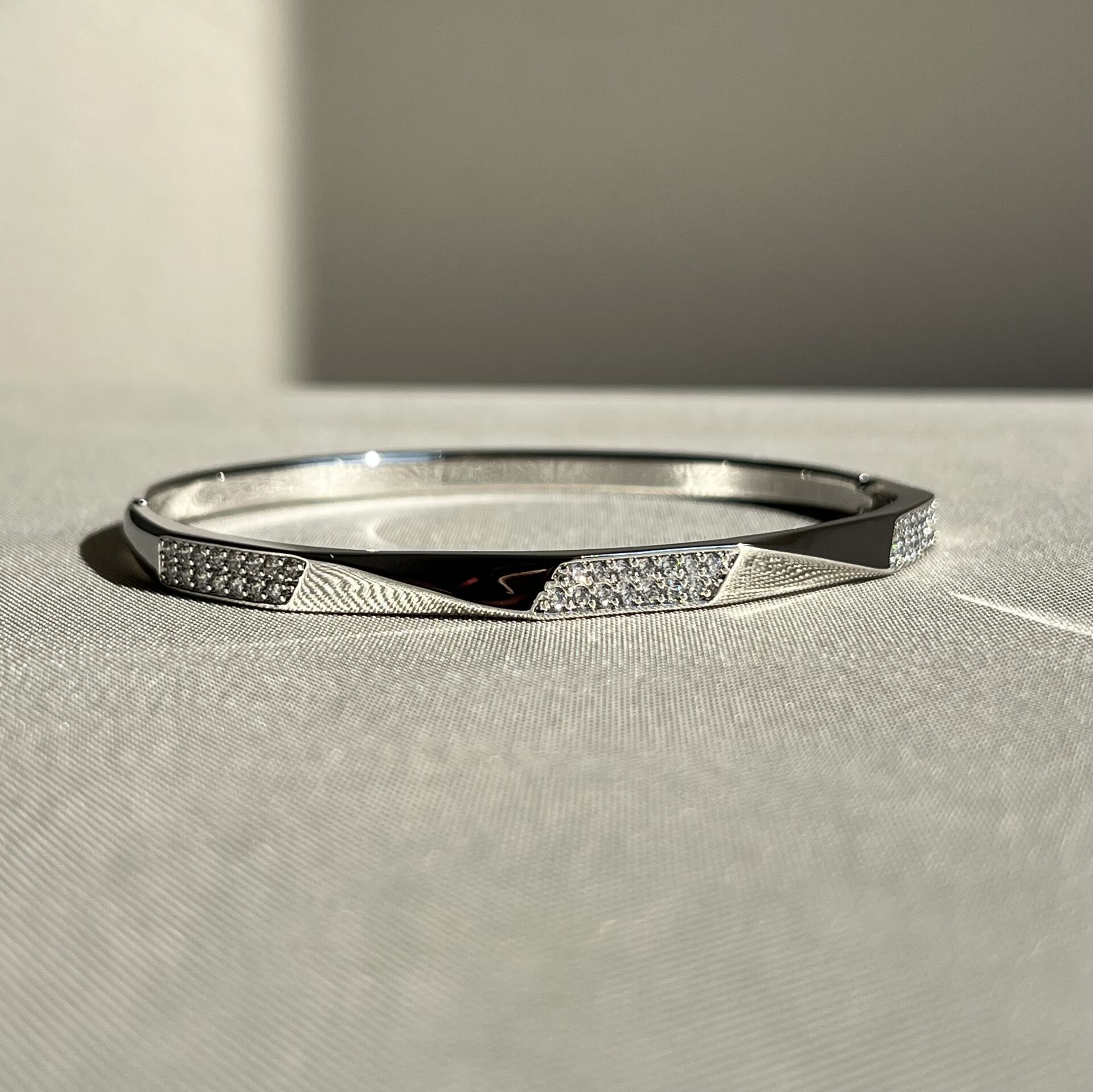 Pırlanta montür xuping kelepçe