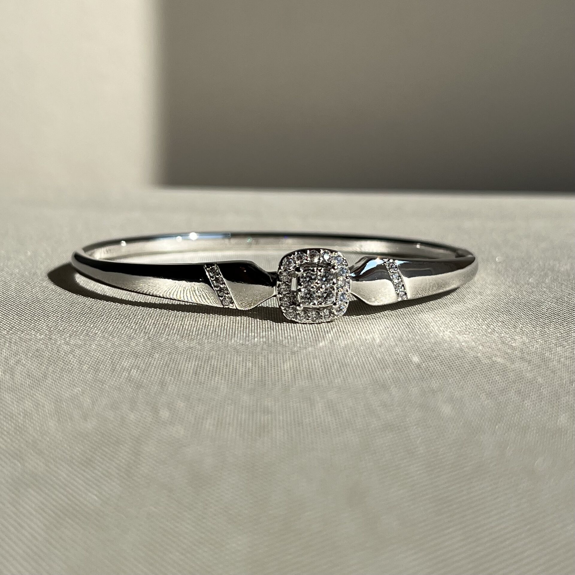 Pırlanta işçiliği xuping kelepçe