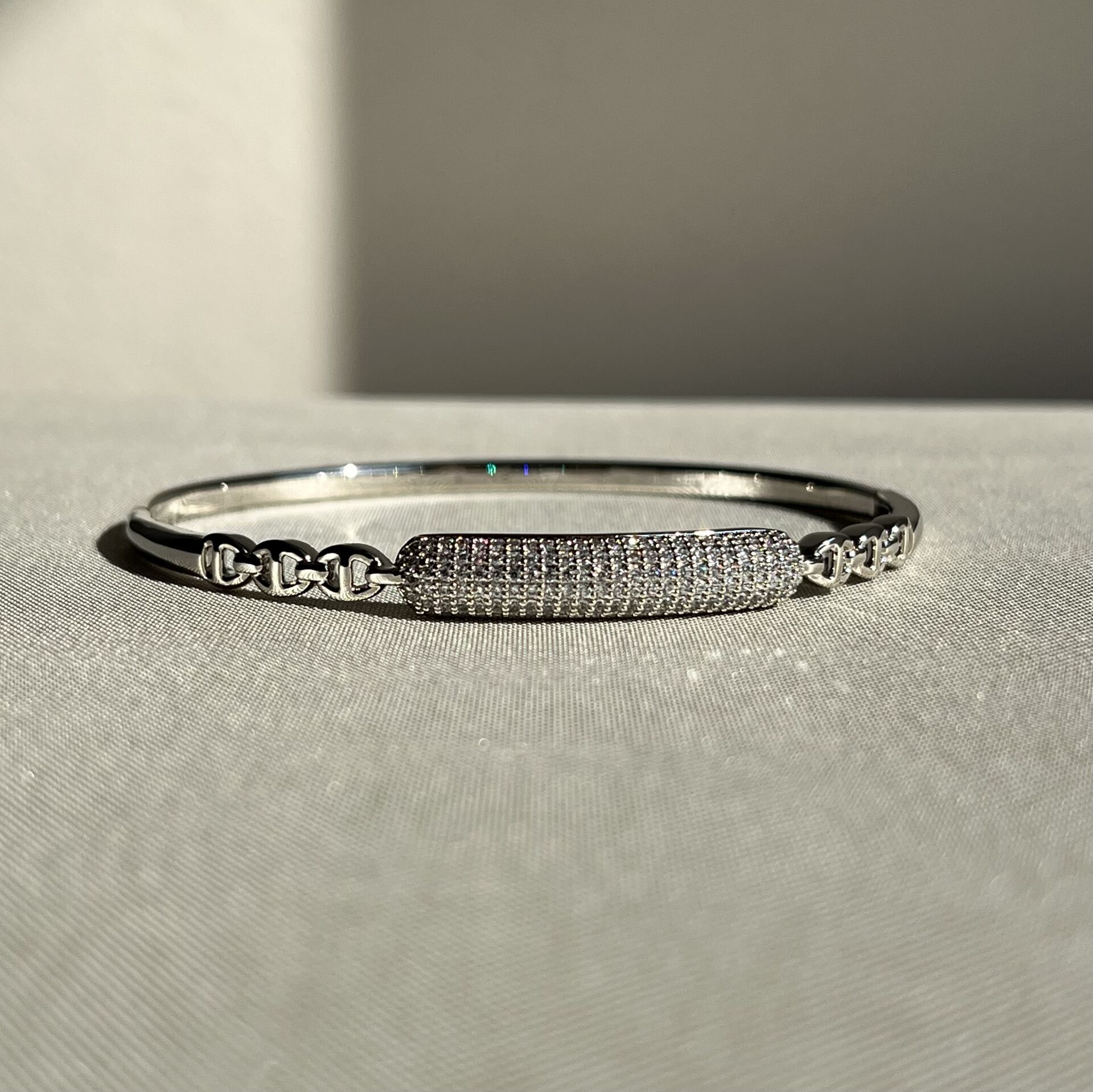 Pırlanta işçiliği xuping kelepçe