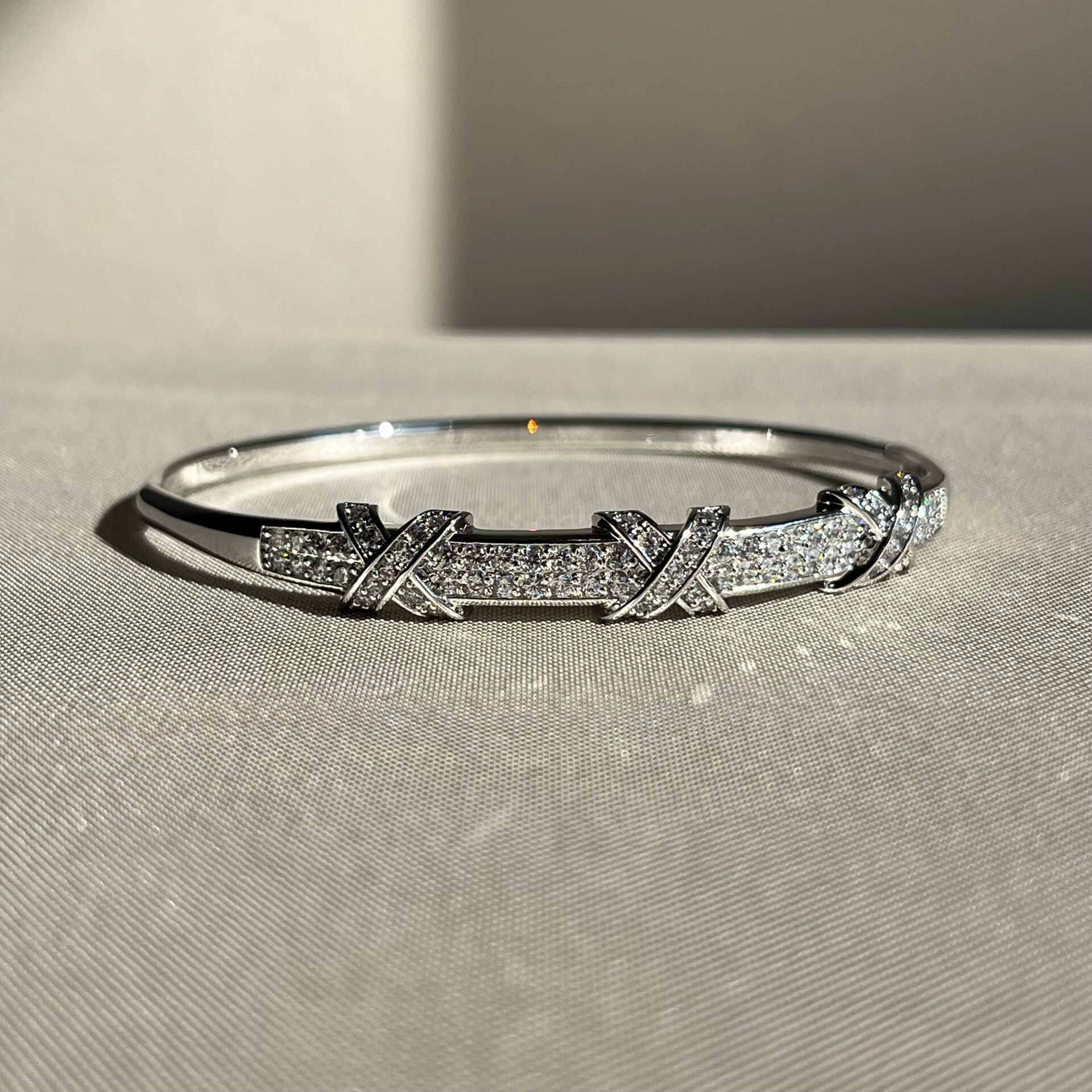 Pırlanta işçiliği xuping kelepçe