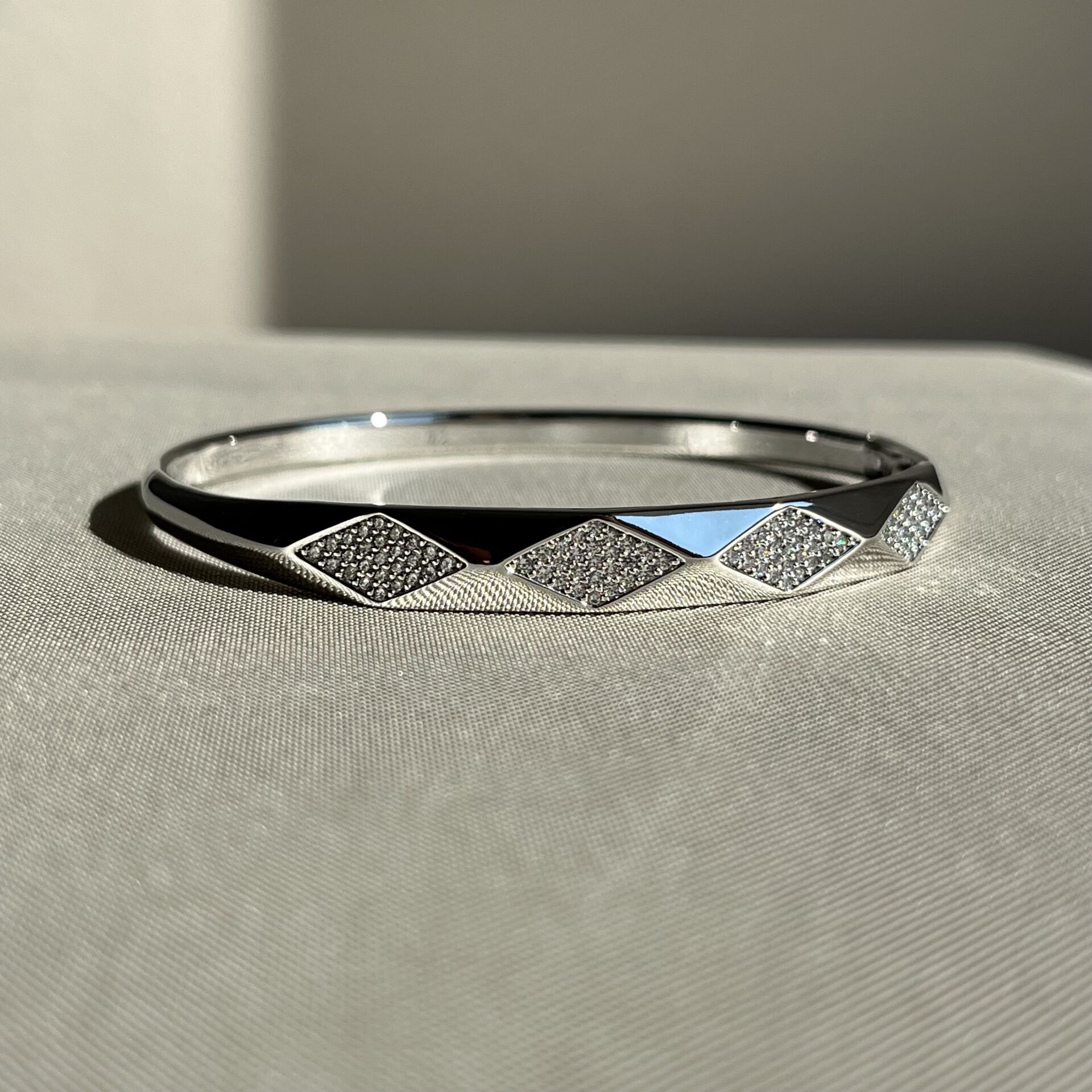 Pırlanta işçiliği xuping kelepçe