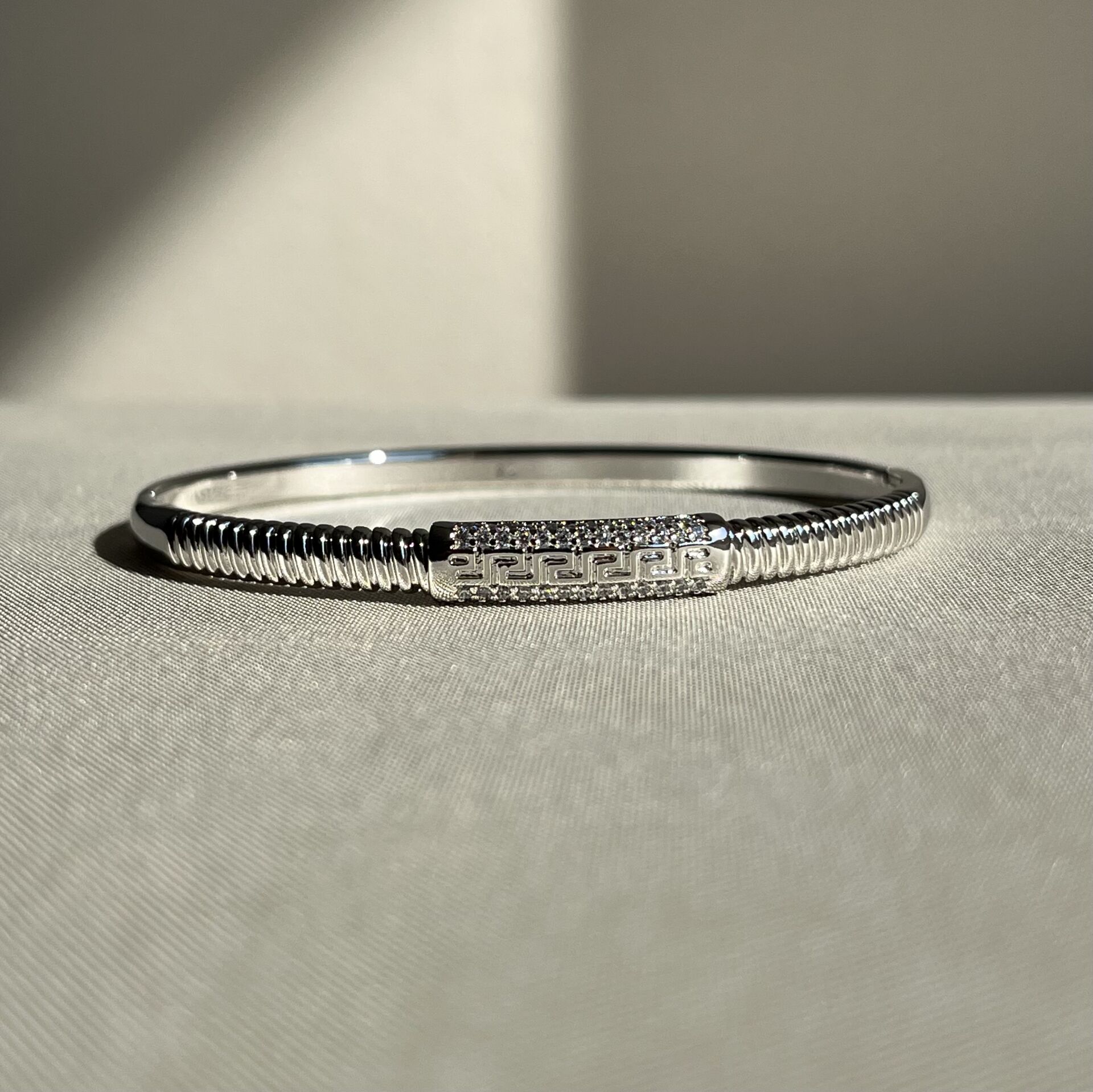 Pırlanta işçiliği xuping kelepçe