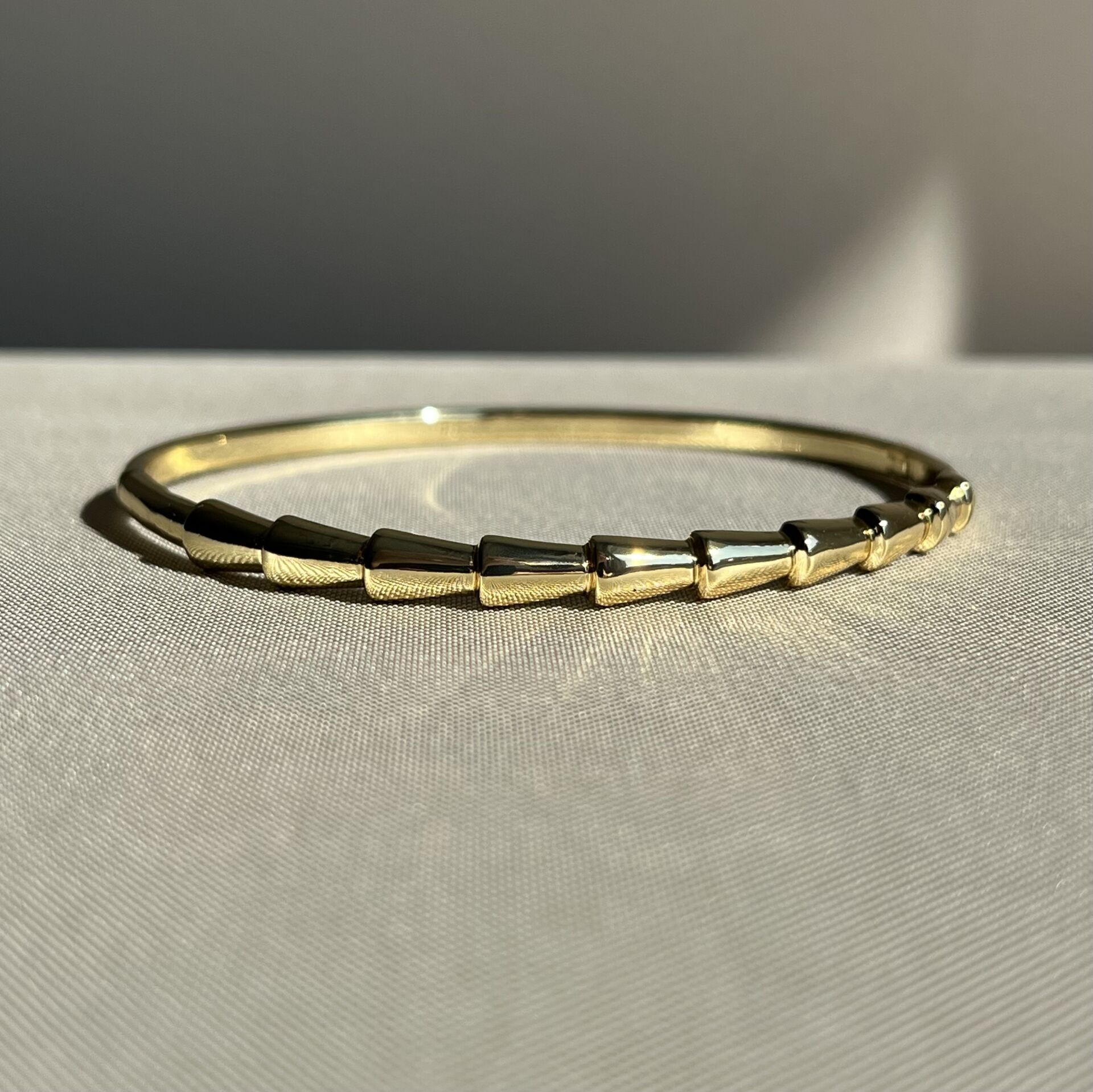 Altın işçiliği tasarım xuping kelepçe