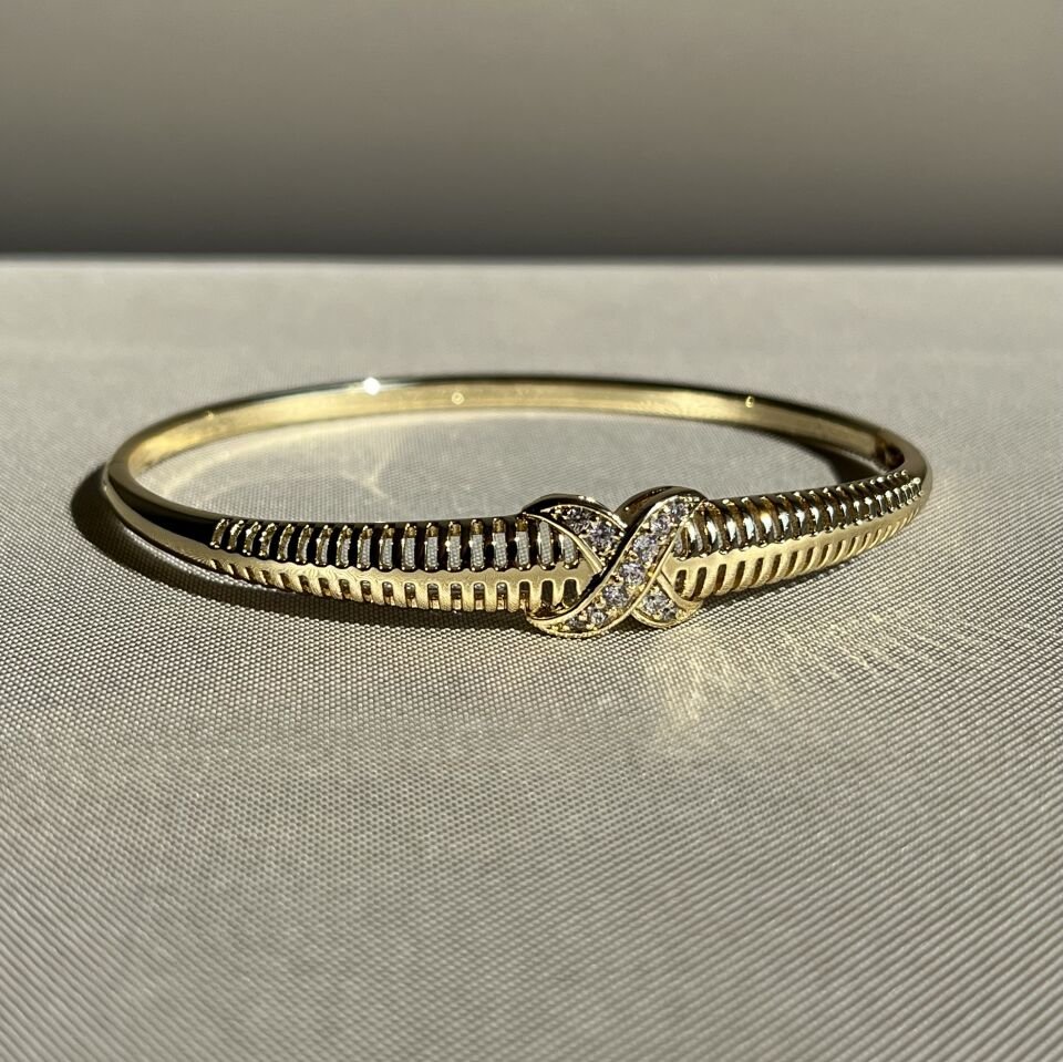 Pırlanta işçiliği xuping kelepçe