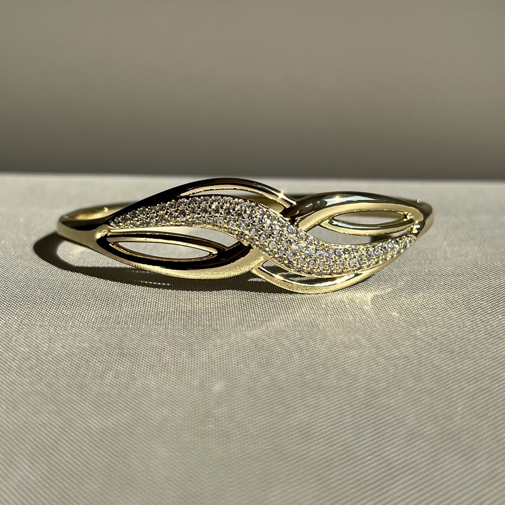 Pırlanta işçiliği xuping kelepçe