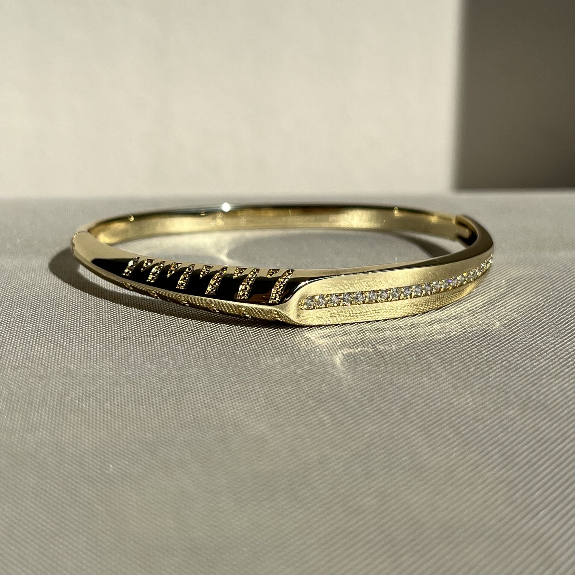 Pırlanta işçiliği xuping kelepçe