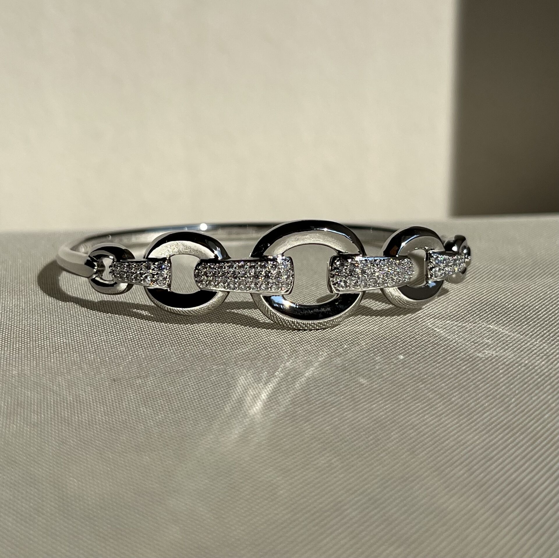 Pırlanta işçiliği xuping kelepçe