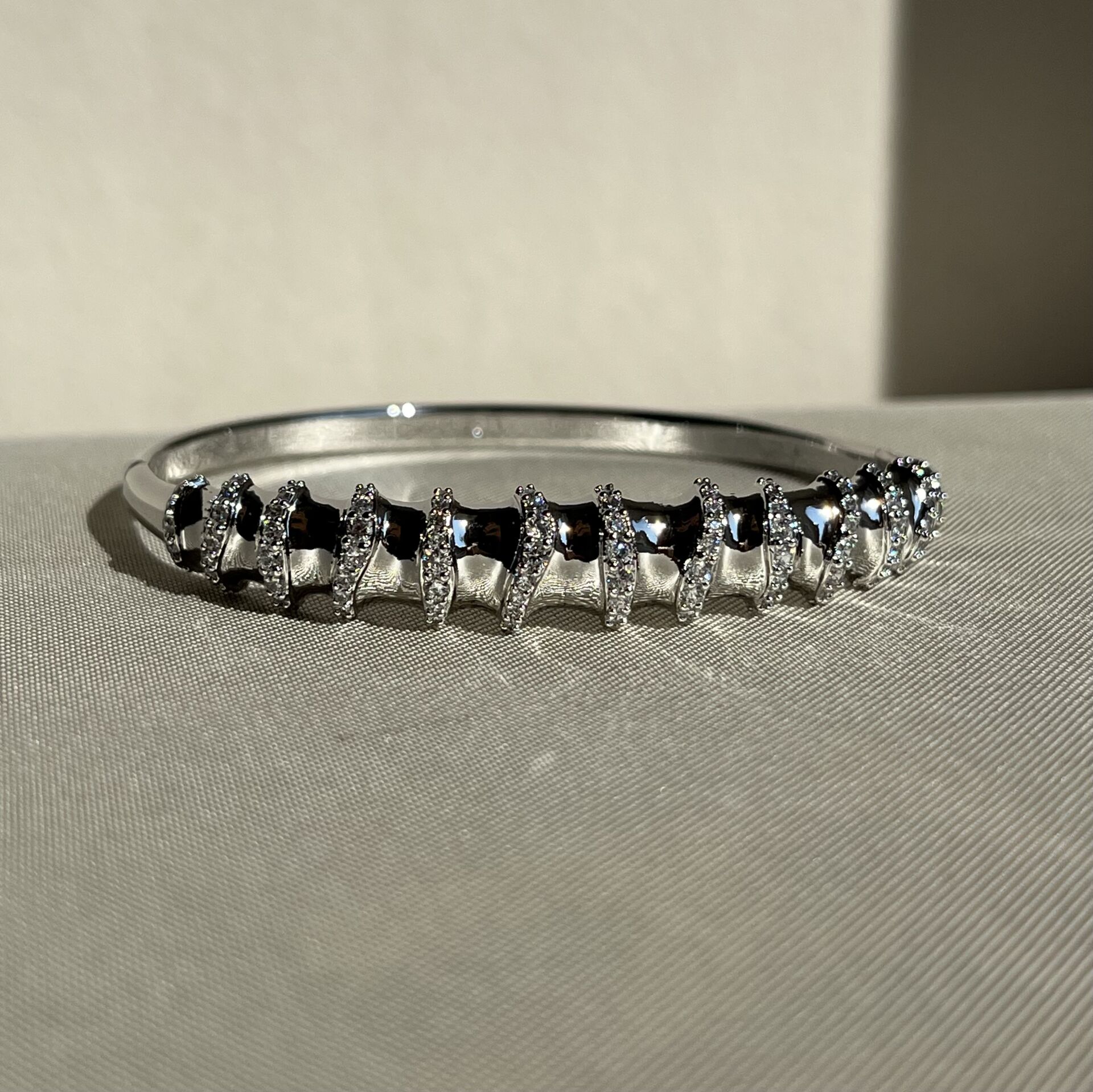 Pırlanta işçiliği xuping kelepçe