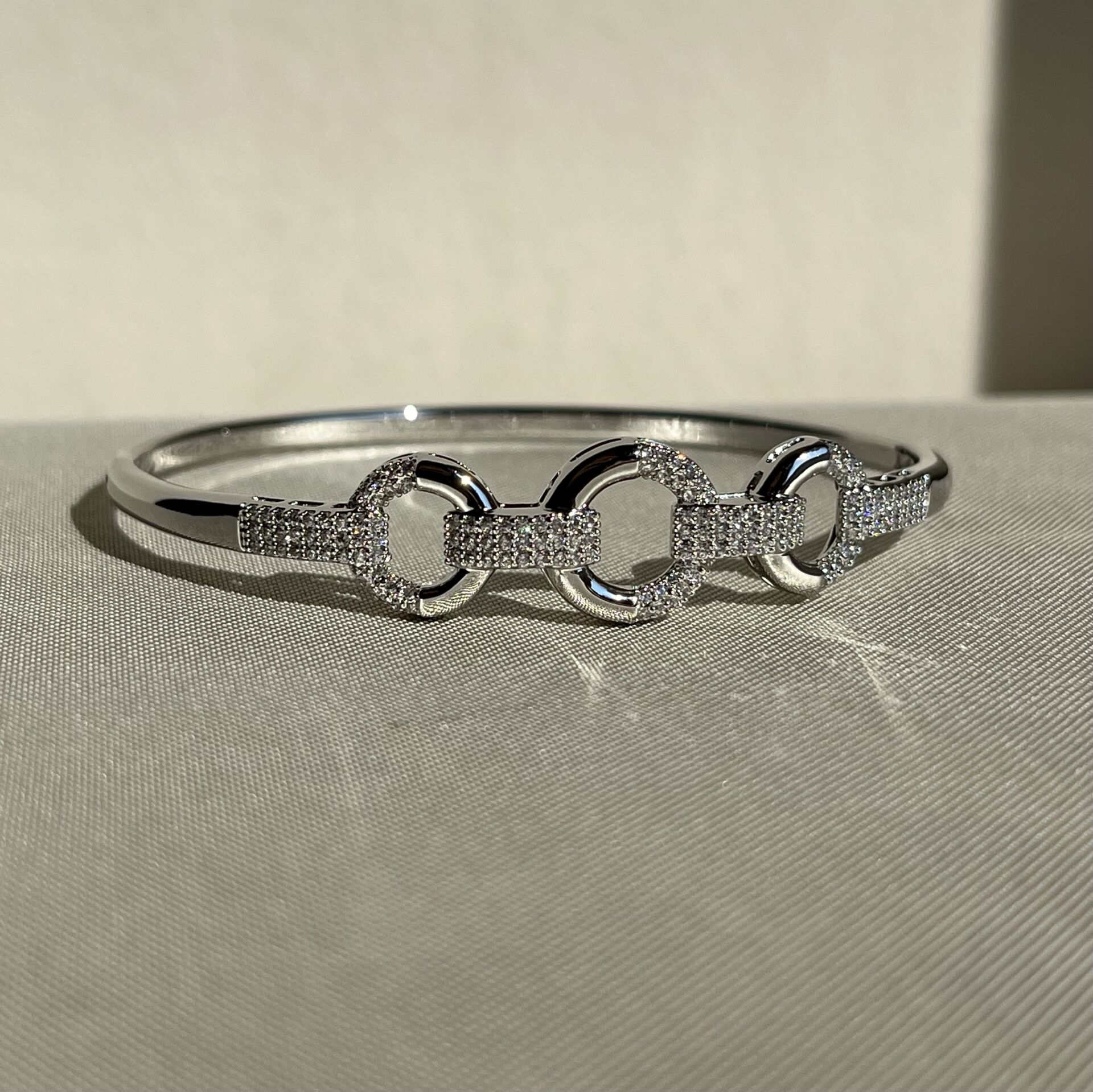 Pırlanta işçiliği xuping kelepçe