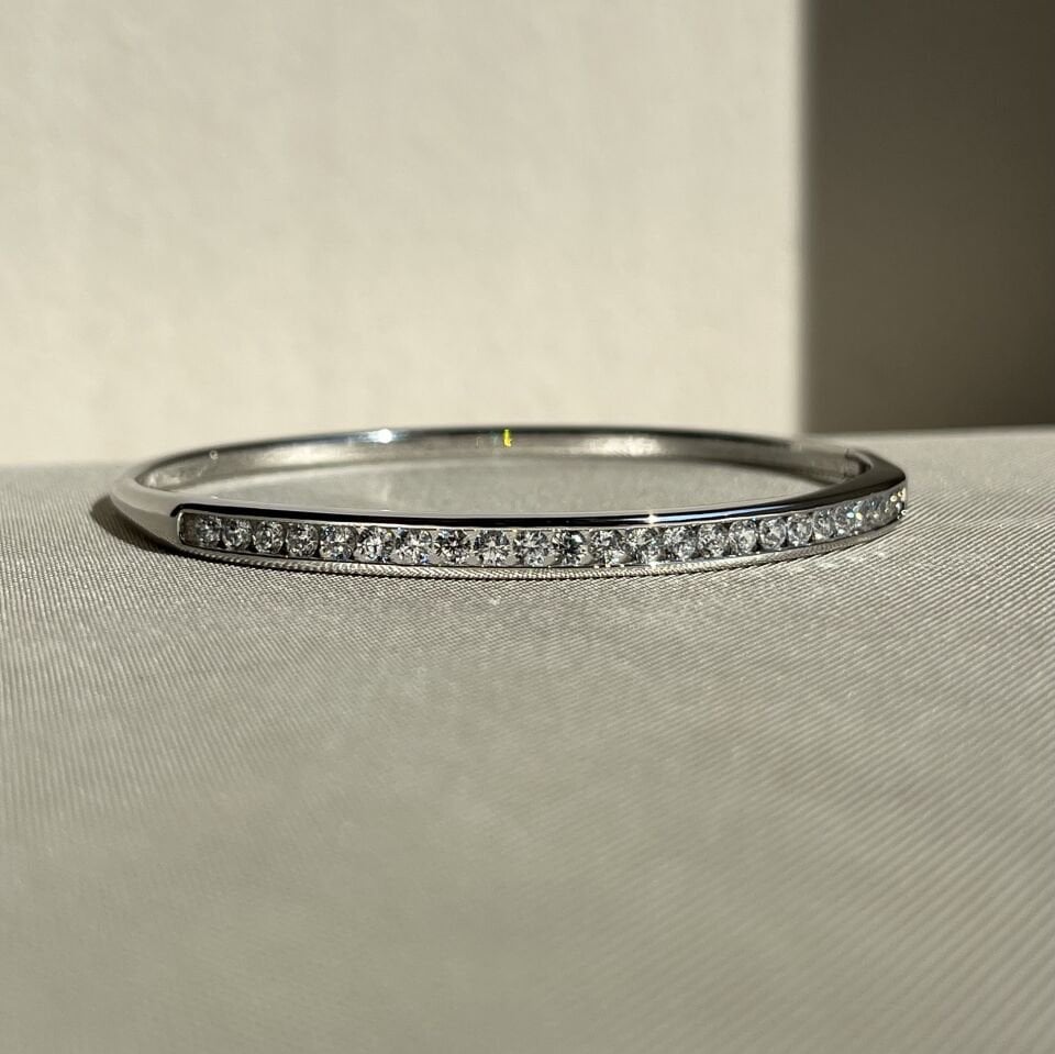 Round pırlanta montür suyolu kanal xuping kelepçe