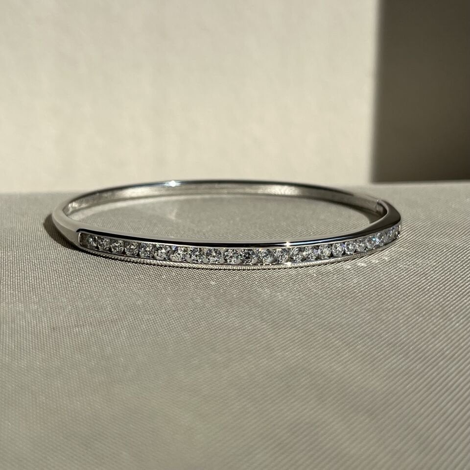 Round pırlanta montür suyolu kanal xuping kelepçe