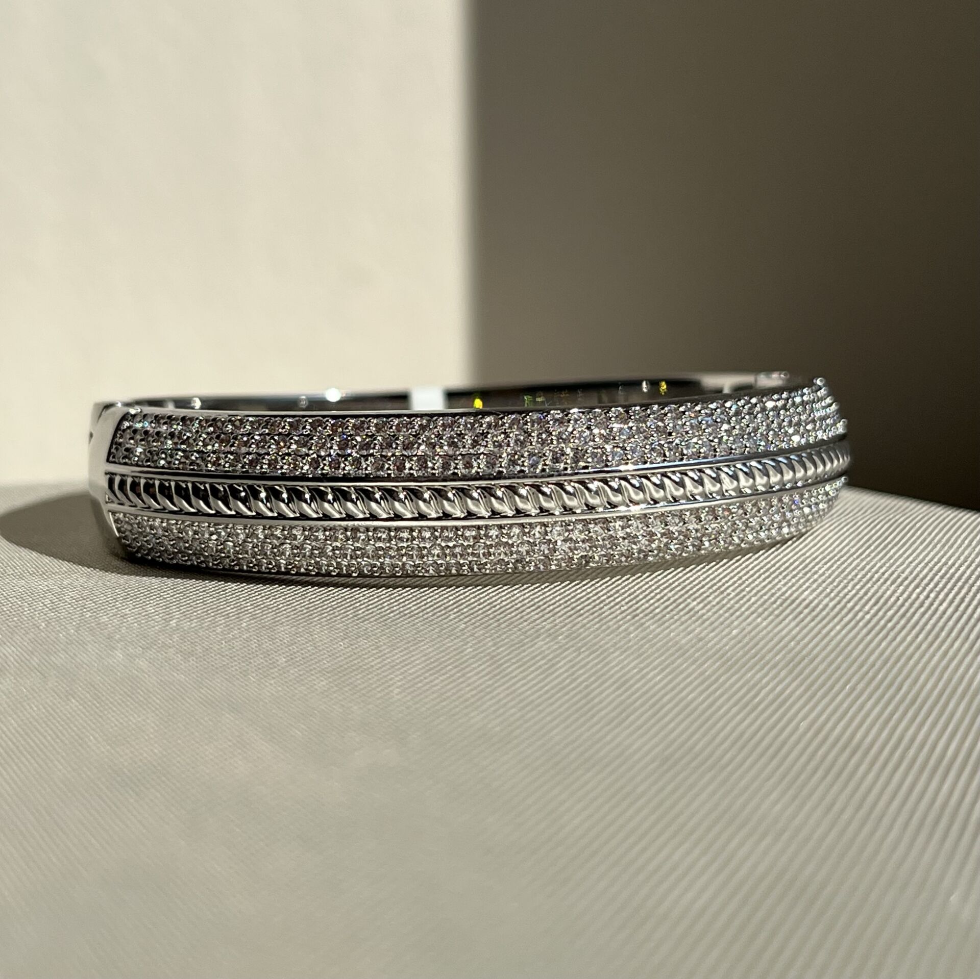 Pırlanta işçiliği tasarım vıp kelepçe