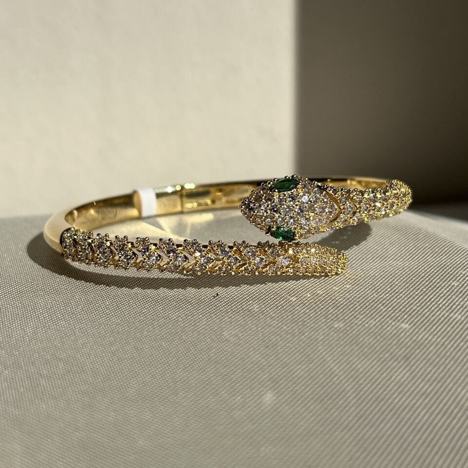 Pırlanta işçiliği zümrüt taş yılan vıp kelepçe