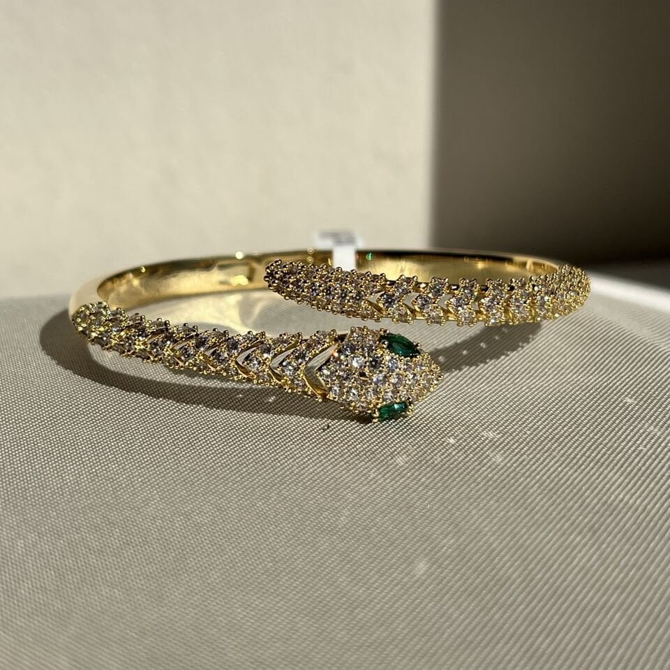 Pırlanta işçiliği zümrüt taş yılan vıp kelepçe