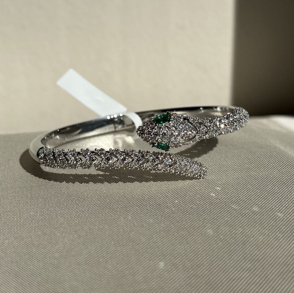 Pırlanta işçiliği zümrüt taş yılan vıp kelepçe