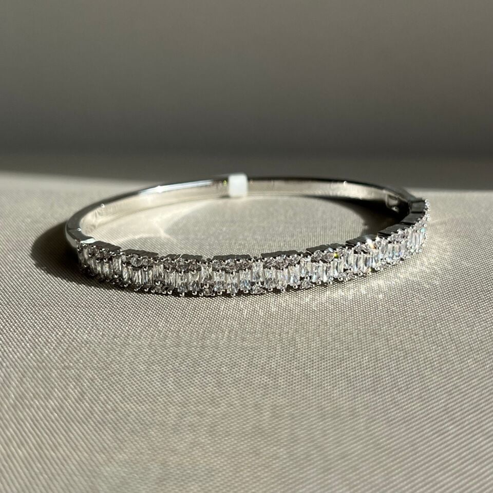 Emerald pırlanta montür vıp kelepçe