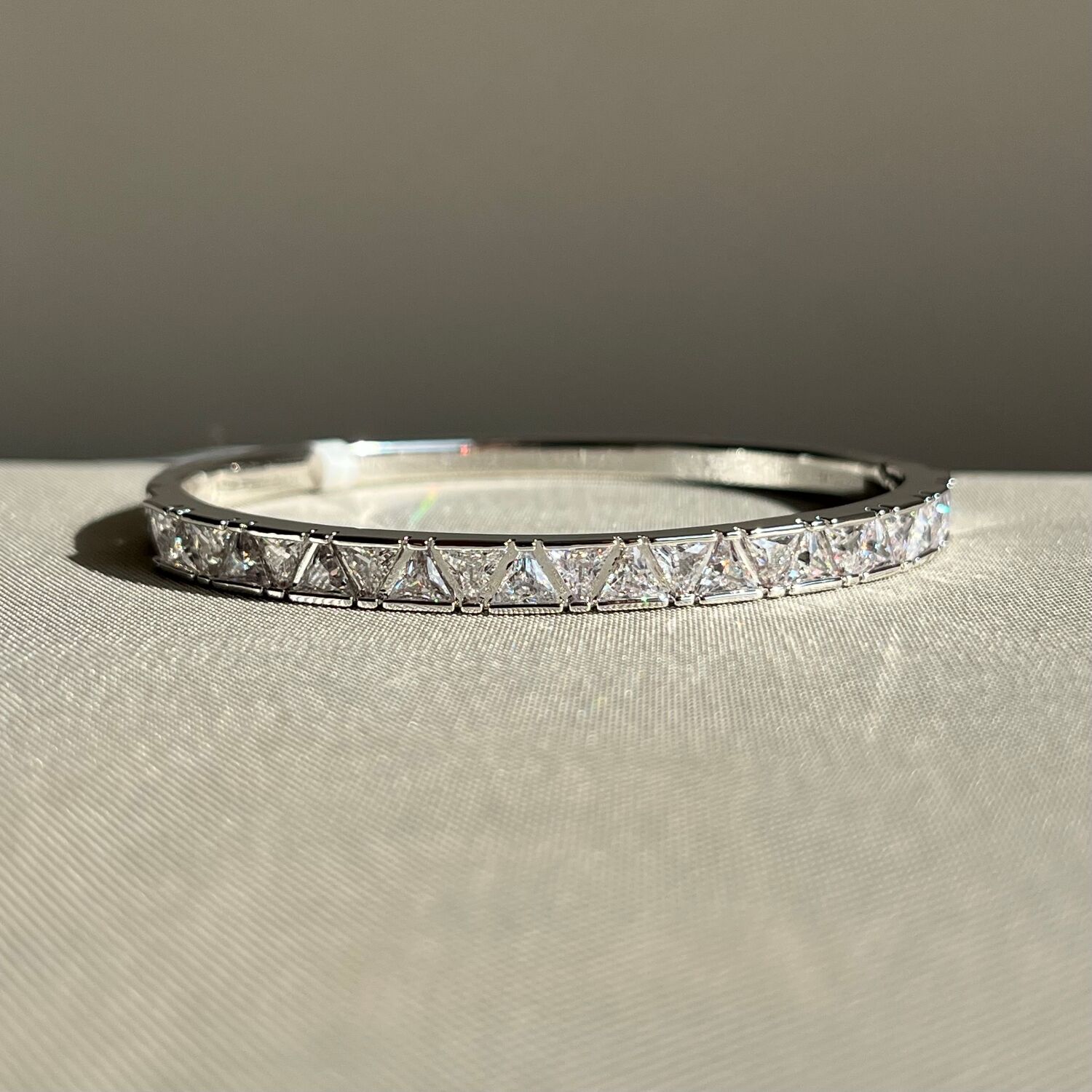 Triangle pırlanta montür vıp kelepçe