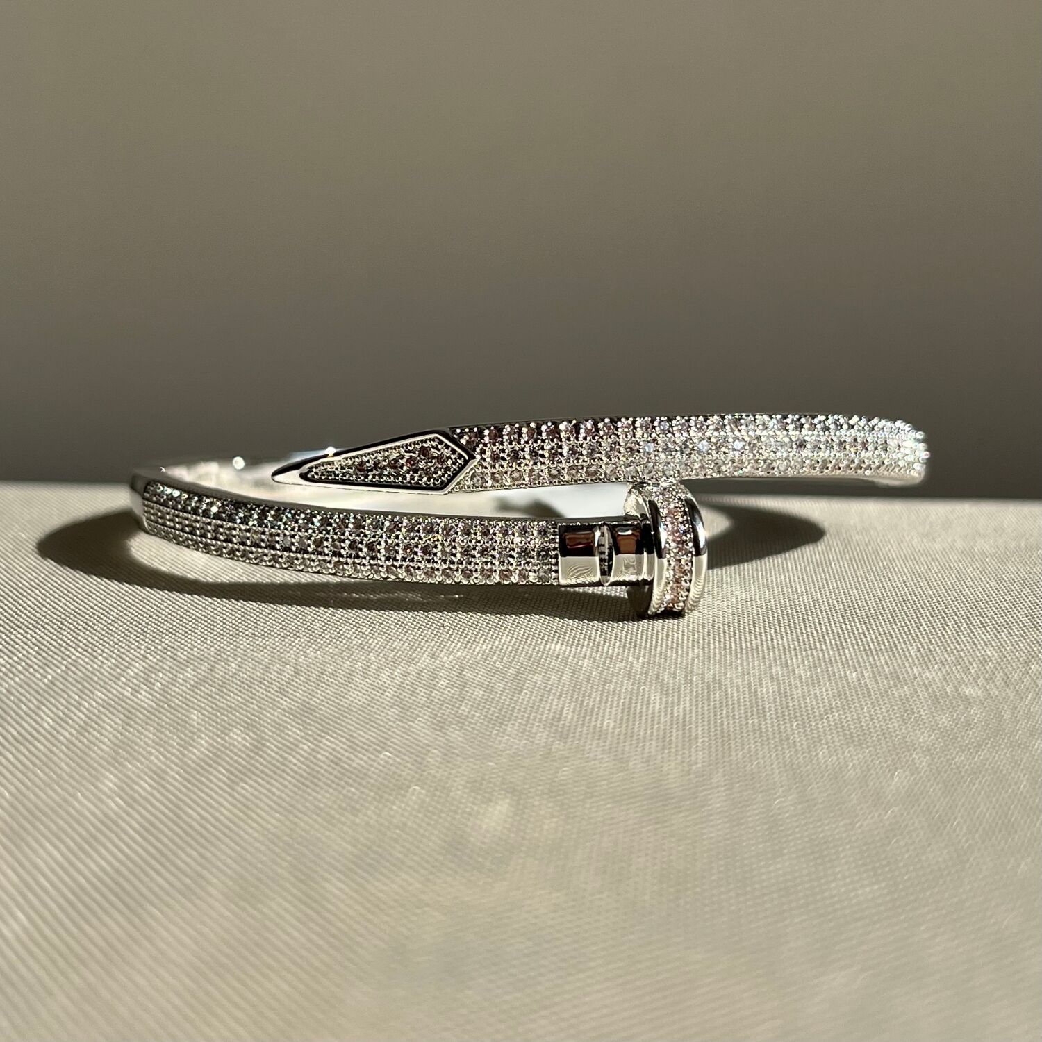 Pırlanta işçiliği tasarım vıp kelepçe