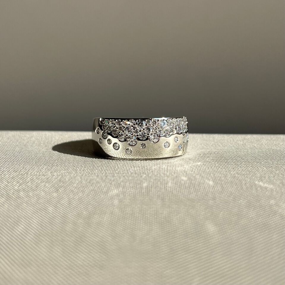 Round pırlanta montür xuping yüzük