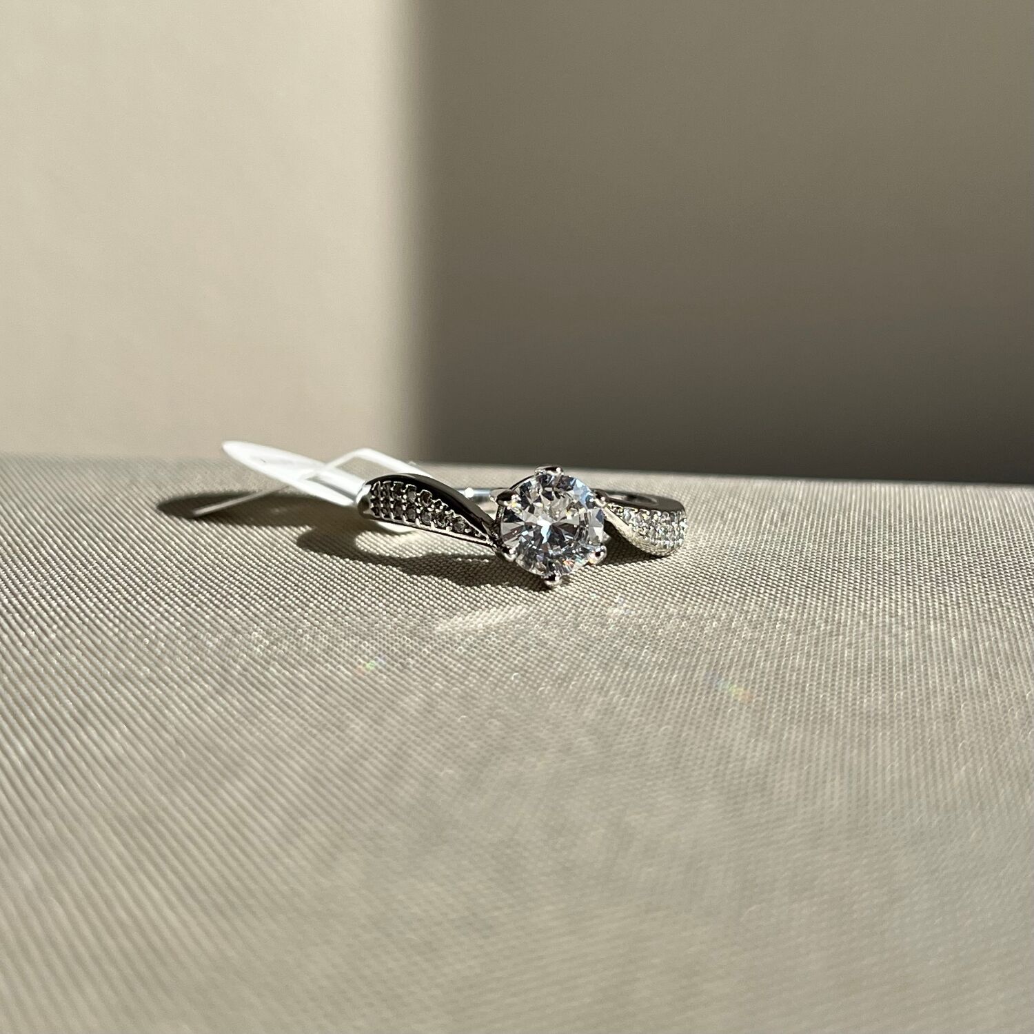 Round pırlanta montür xuping yüzük