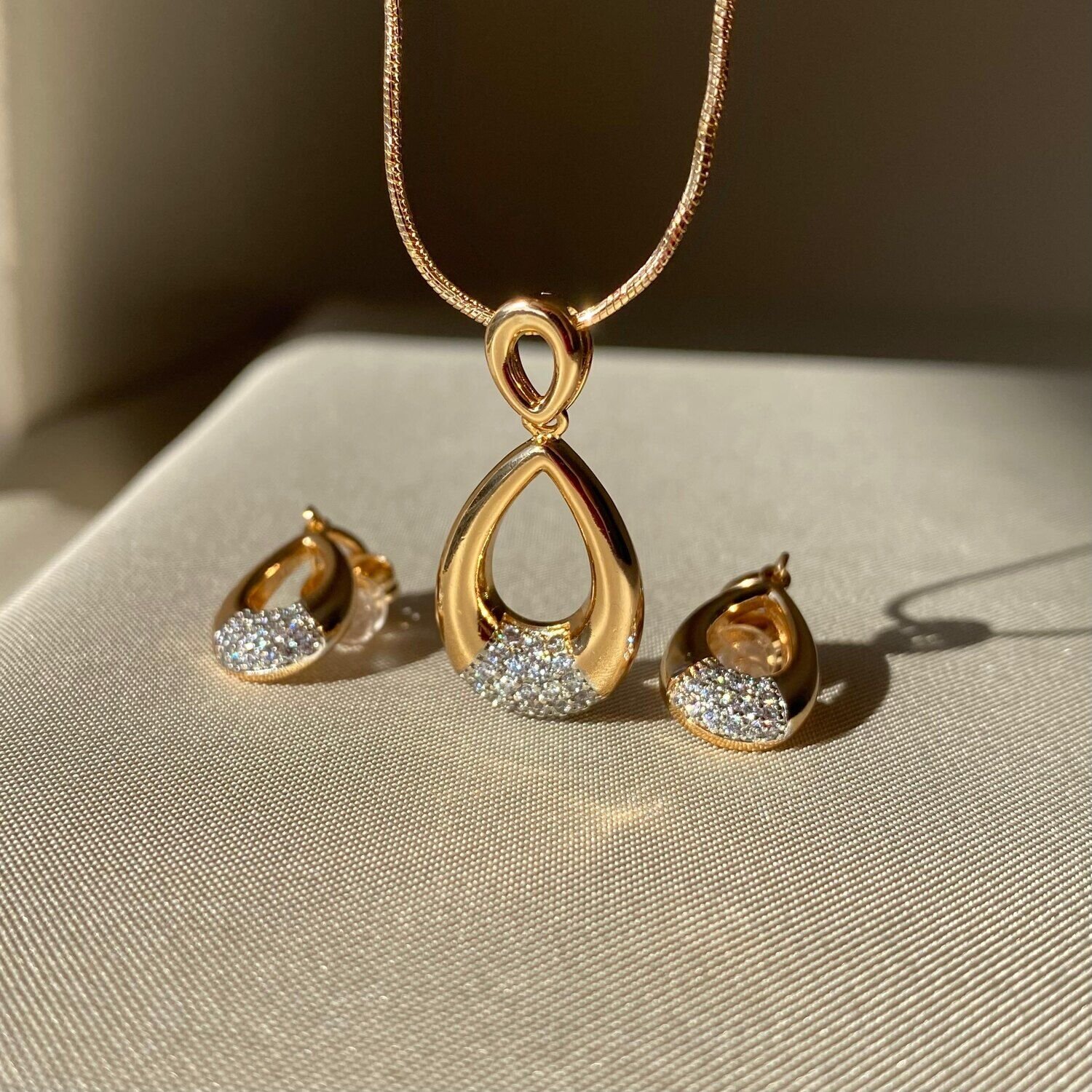 Pırlanta işçiliği kolye küpe xuping set