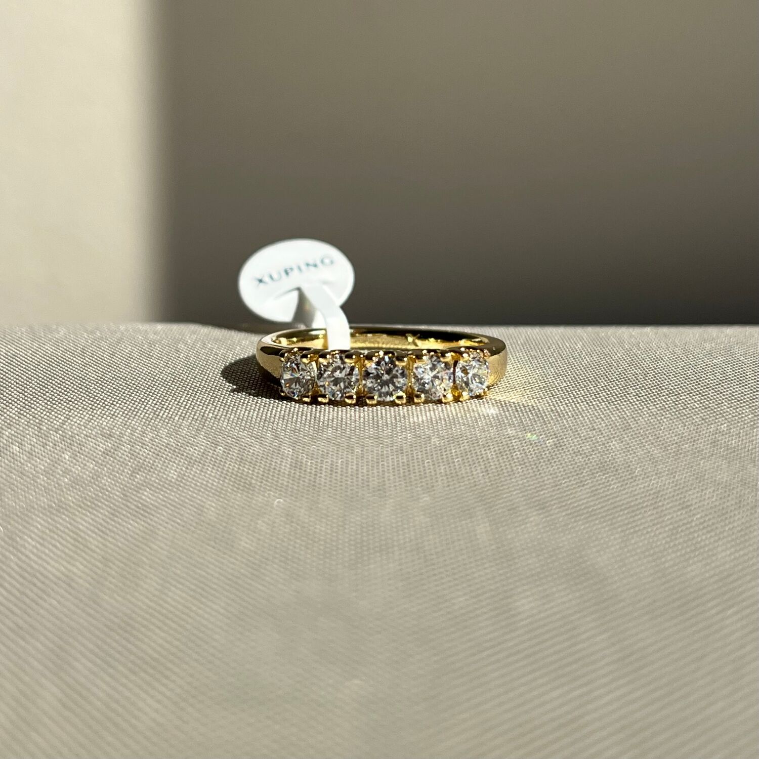 Beş taş pırlanta işçiliği xuping yüzük