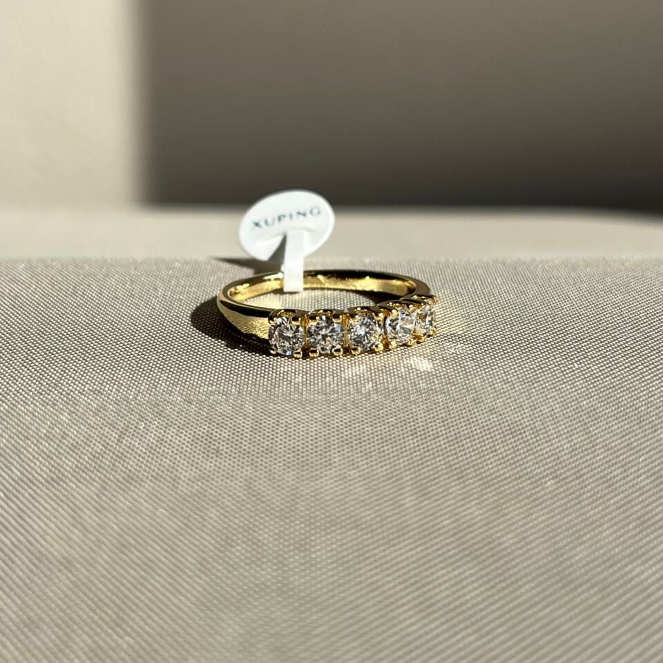 Beş taş pırlanta işçiliği xuping yüzük