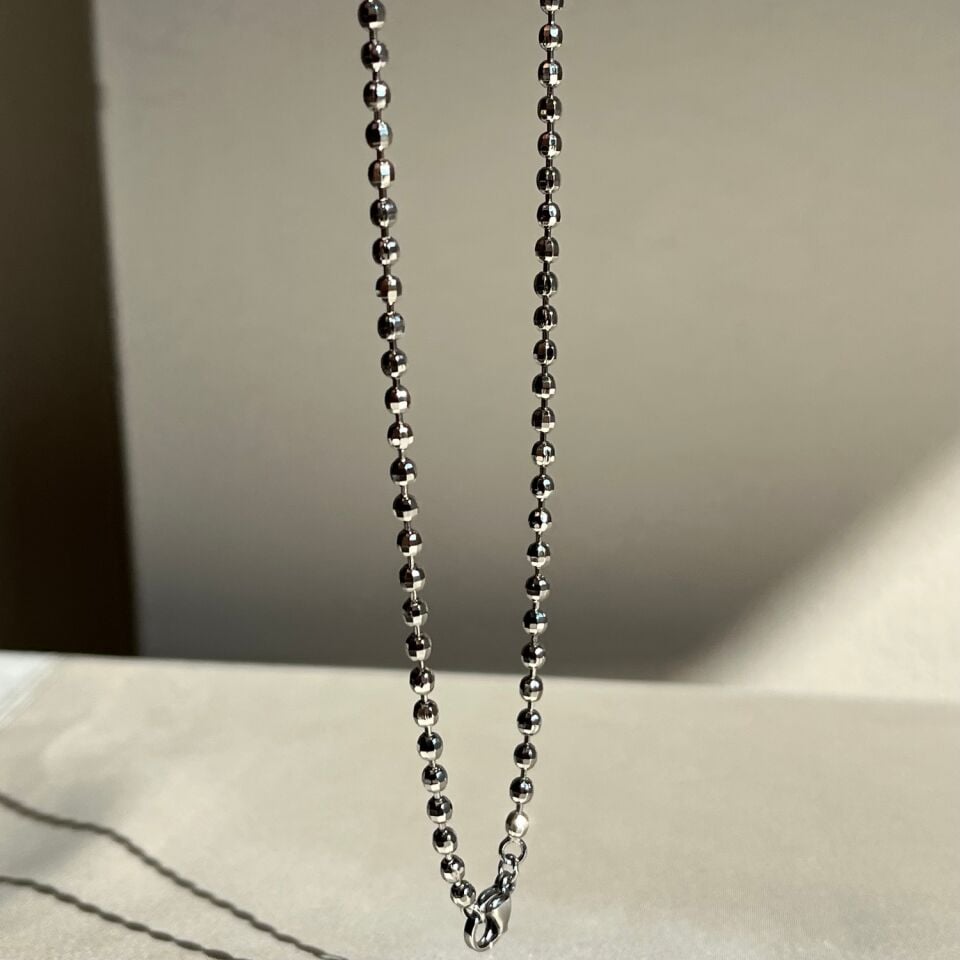 Altın işçiliği dorika model xuping kolye