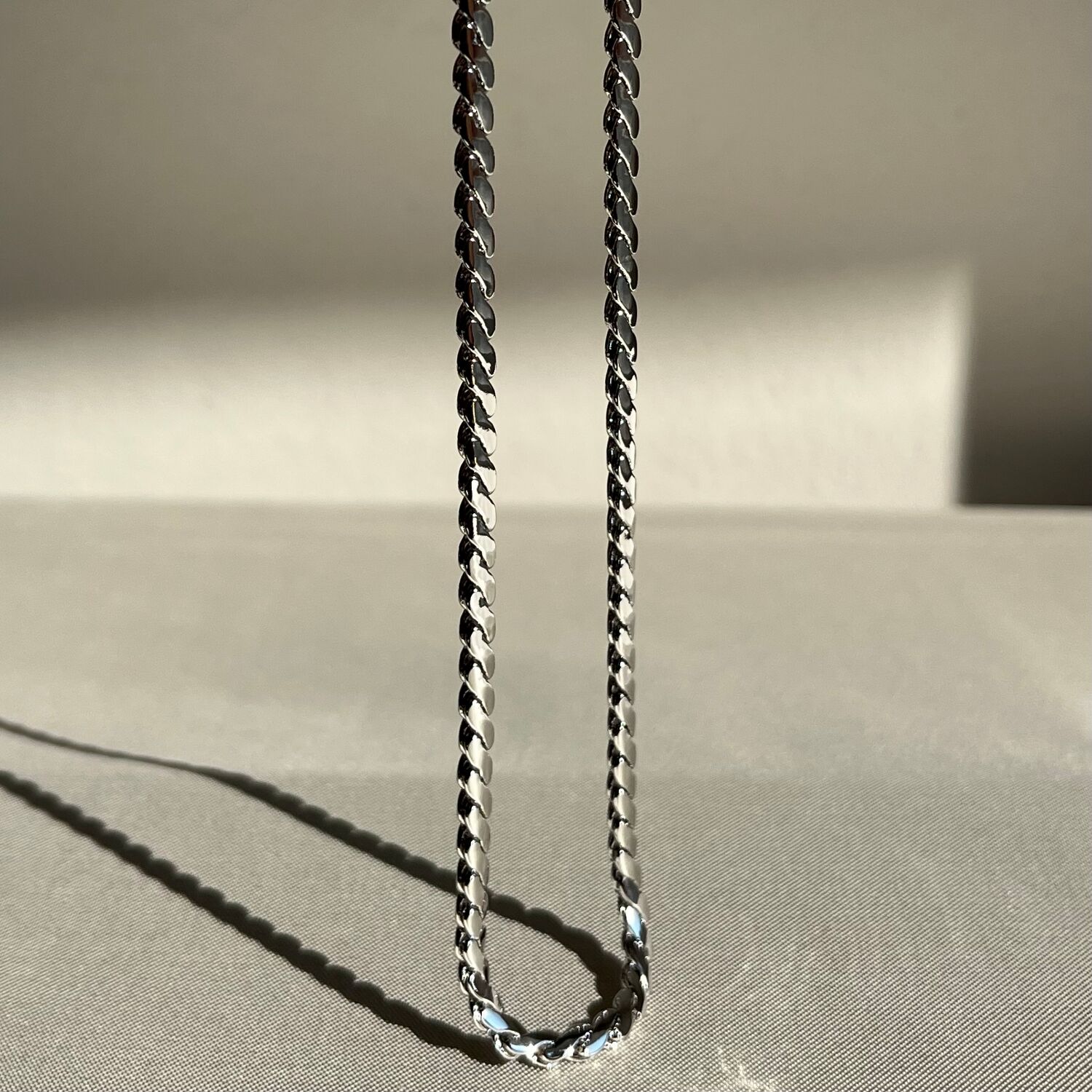 Altın işçiliği s model xuping kolye