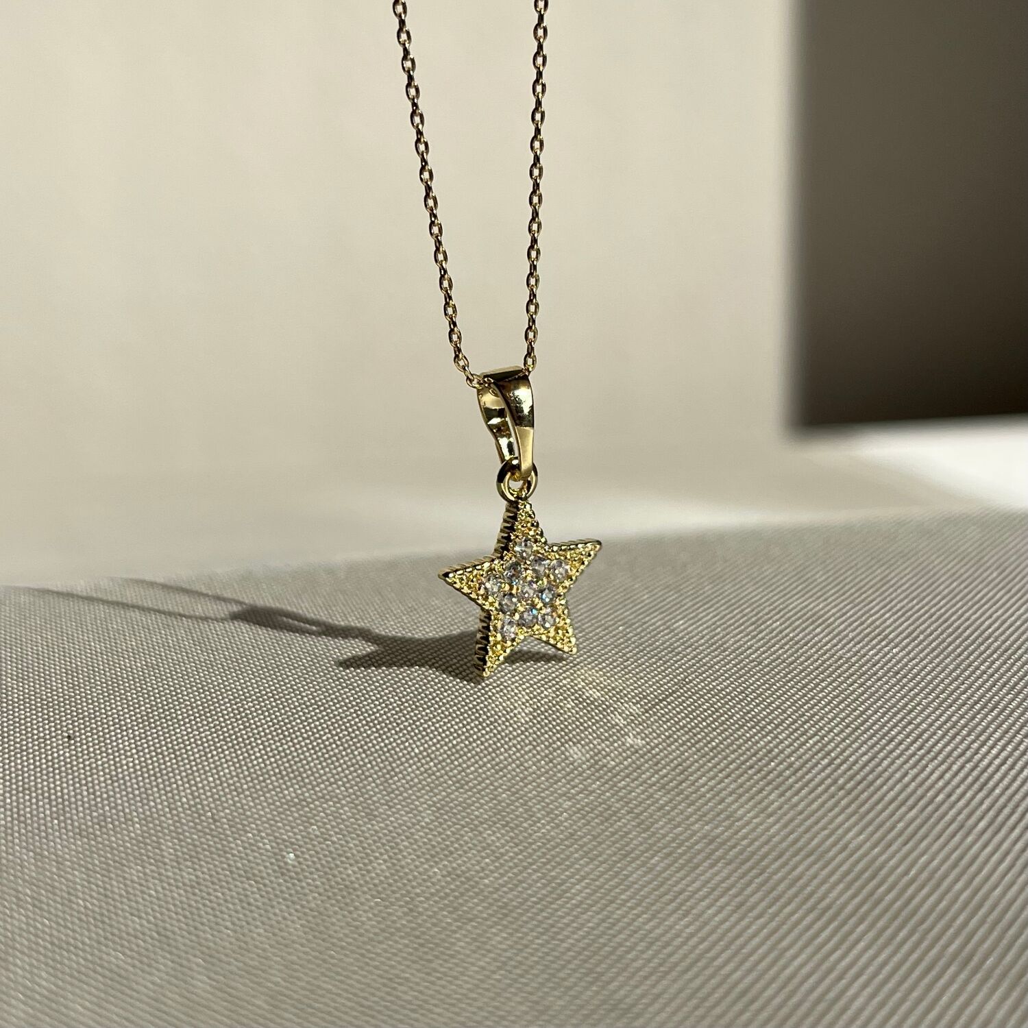 Minimal pırlanta işçiliği yıldız xuping kolye