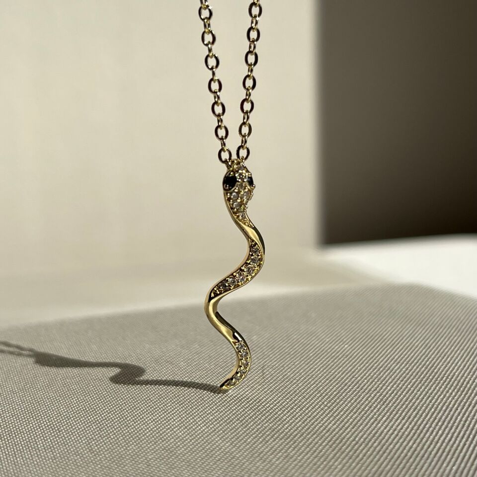Pırlanta işçiliği yılan figür xuping kolye