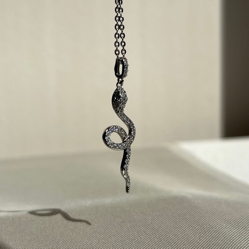 Pırlanta işçiliği zümrüt göz yılan figür xuping kolye