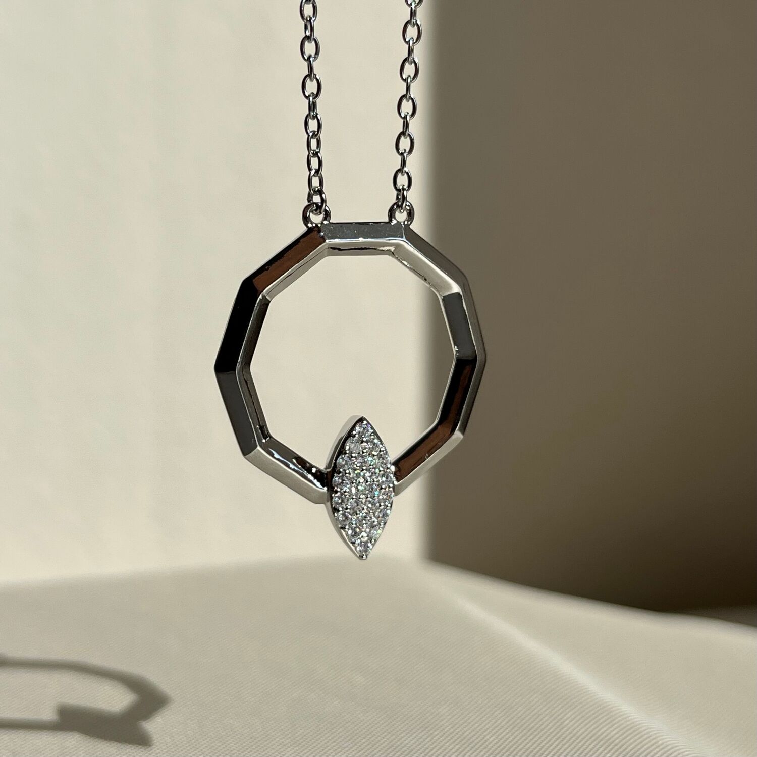 Markiz pırlanta montür xuping kolye